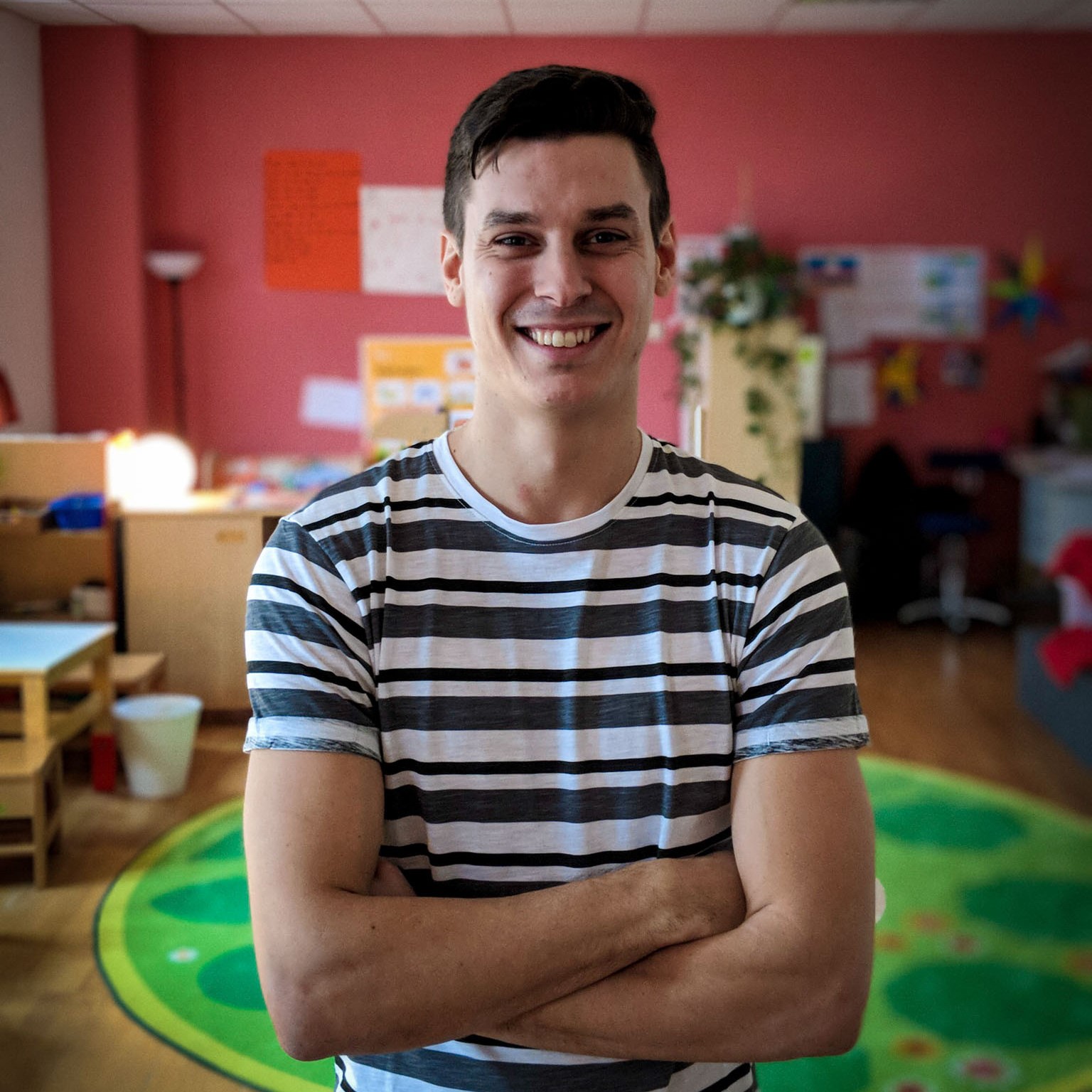 Alexander Bloom The reason I am so excited for the Erasmus program is because teaching, to me, is not only the most worthwhile profession, but has also became my vocation. The practical implementation of my theoretical knowledge has guided me in my professional life to strive to teach based on research and experience, but also to challenge the status quo. I feel like the Erasmus research program is designed to draw upon accepted principles, but taking it a step further, disrupting the status quo to see how we can even better understand early childhood education in an international setting and help to create a curriculum that is tailored to children’s multilingual development. I studied at Wheaton College in Norton, Massachusetts, USA. I have a major in Psychology and Education with a focus on early childhood education for children ages 5-8. I moved to Berlin in October 2013 and started working at the Berlin Cosmopolitan School in January 2014. I started a year 1 group named the Crocodiles and have continued to do so. The children in my group are now 4 to 5 years old, next year we will all be in pre-school then they are off to school. I have been a coordinator of my year group for the past few years, organizing curriculum, talking to parents, and other tasks that may need to be carried out to make sure the 3 groups in this year group are running smoothly.