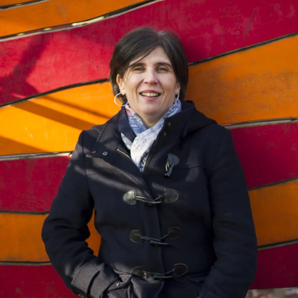 Marja Kemppainen Marja Kemppainen hat eine Qualifikation als frühkindliche Erzieherin aus Finnaland und war die letzten 24 Jahre im International Childcare and Education Centre (ICEC) tätig. Sie ist stellvertretende Geschäftsführerin und arbeitet zudem in der Erwachsenenbildungsabteilung des ICEC. Ihr Fachgebiet ist die Arbeit mit Kindern mit sonderpädagogischem Förderbedarf. Marja spricht fließend Finnisch und Englisch, da sie zwar gebürtige Finnin, aber in London aufgewachen ist.