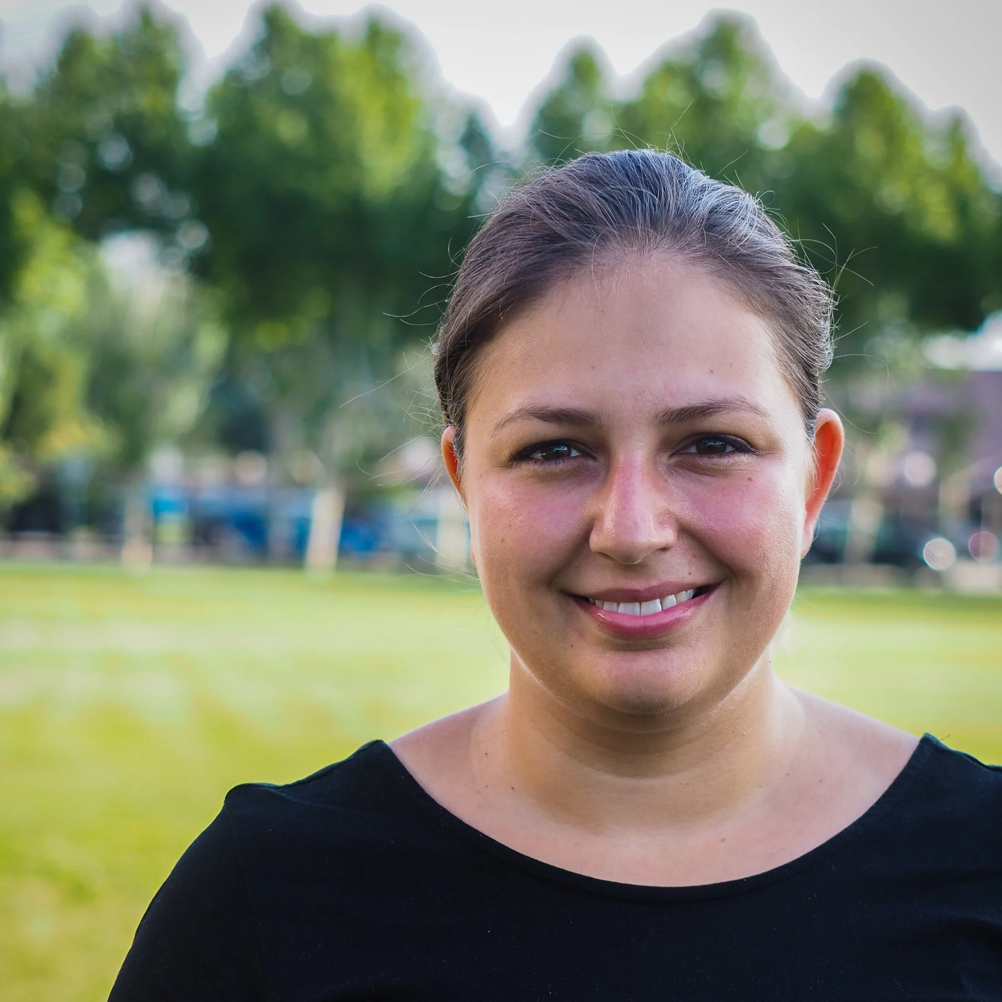 Nora’s mom was a caregiver in the Pikler Infants’ Home back in the 1980’s, so she and her siblings were raised based on the Pikler ideologies. It felt like it was her path to work in the Pikler Environment. She started to work in the Pikler House (the so called ’Lóczy’) right after she graduated high school. Nora studied, trained, worked there for a year (both in the Infants’ Home and the Daycare Center), then left the institute and studied sociology at ELTE University Budapest. In 2015, she returned and started to work in the Daycare Center as a caregiver. In 2017, her daughter was born which inspired her to lead parent-child groups, and help in the coordination of workhsops for parents. Nora has found that she loves to work with parents.