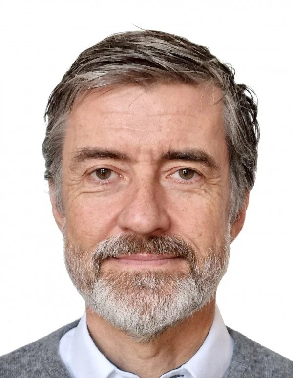 passbild_600px.jpg