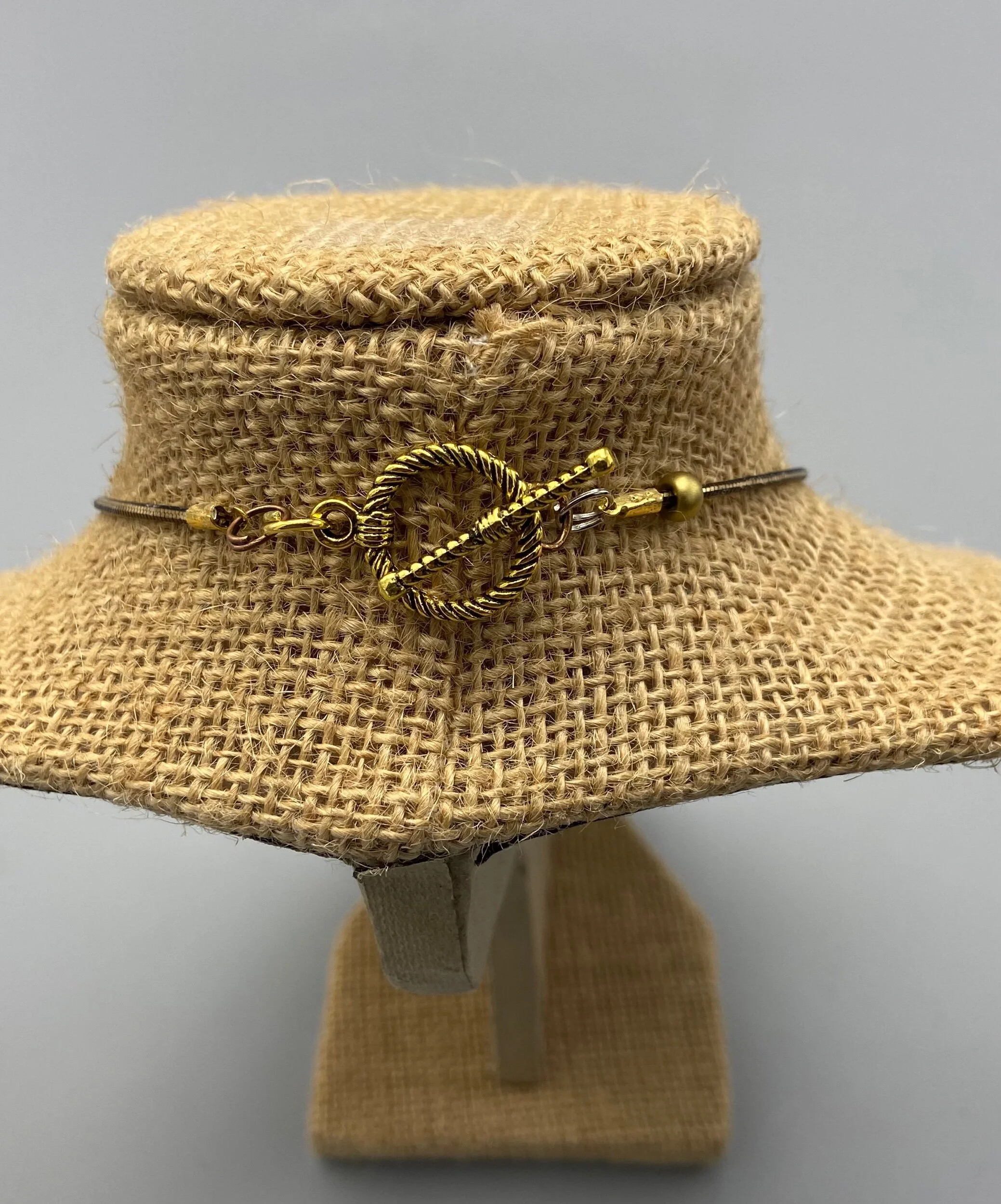 9AFAC04B-637A-4C6B-AC83-1A15E3A44EC3