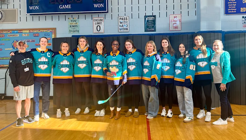 New York Sirens Visit Redwood Elementary School for Women’s History Month