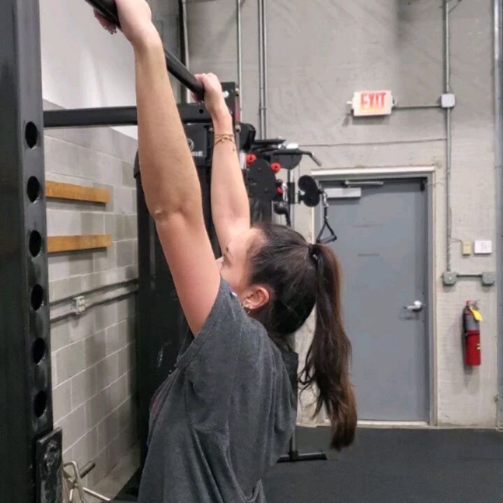 It's pull-up training day with @kassidymattingly and ⁣@hopeindy
⁣
If yall would like a video on how to build up to doing pull-ups yourself let me know in the comments!