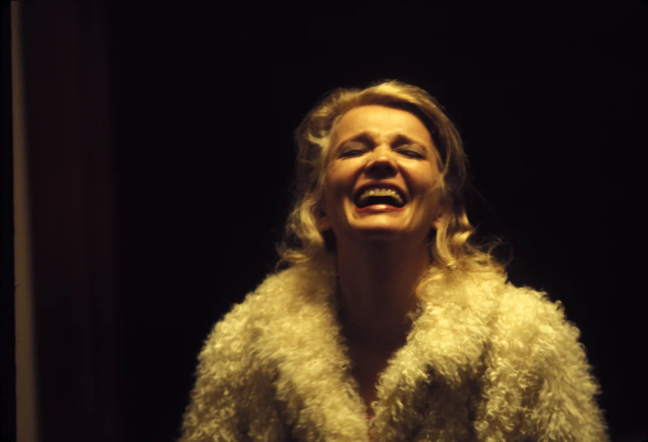 A Woman Under the Influence (1974)