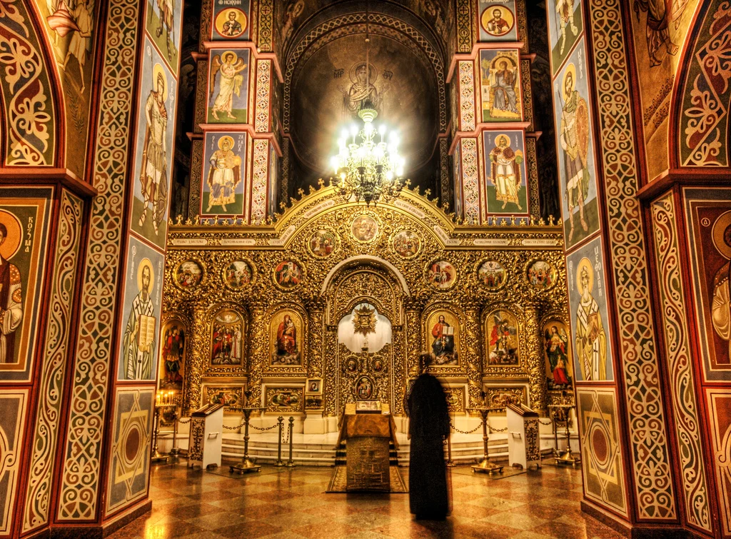 25 F orthodox cathedral inside.jpg