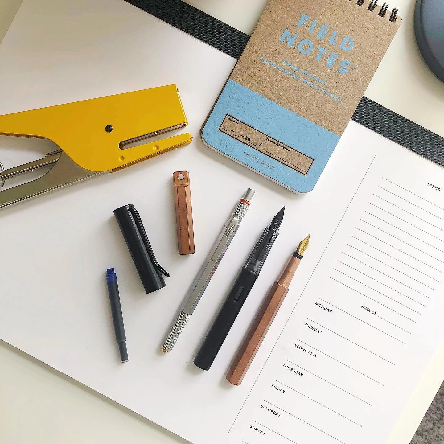 Having the right tools can make all the difference to your productivity. See all your upcoming tasks and appointments for the week at a glance with Appointed&rsquo;s Desktop Pad. Each sheet includes a generous blank space for you to quickly jot down 