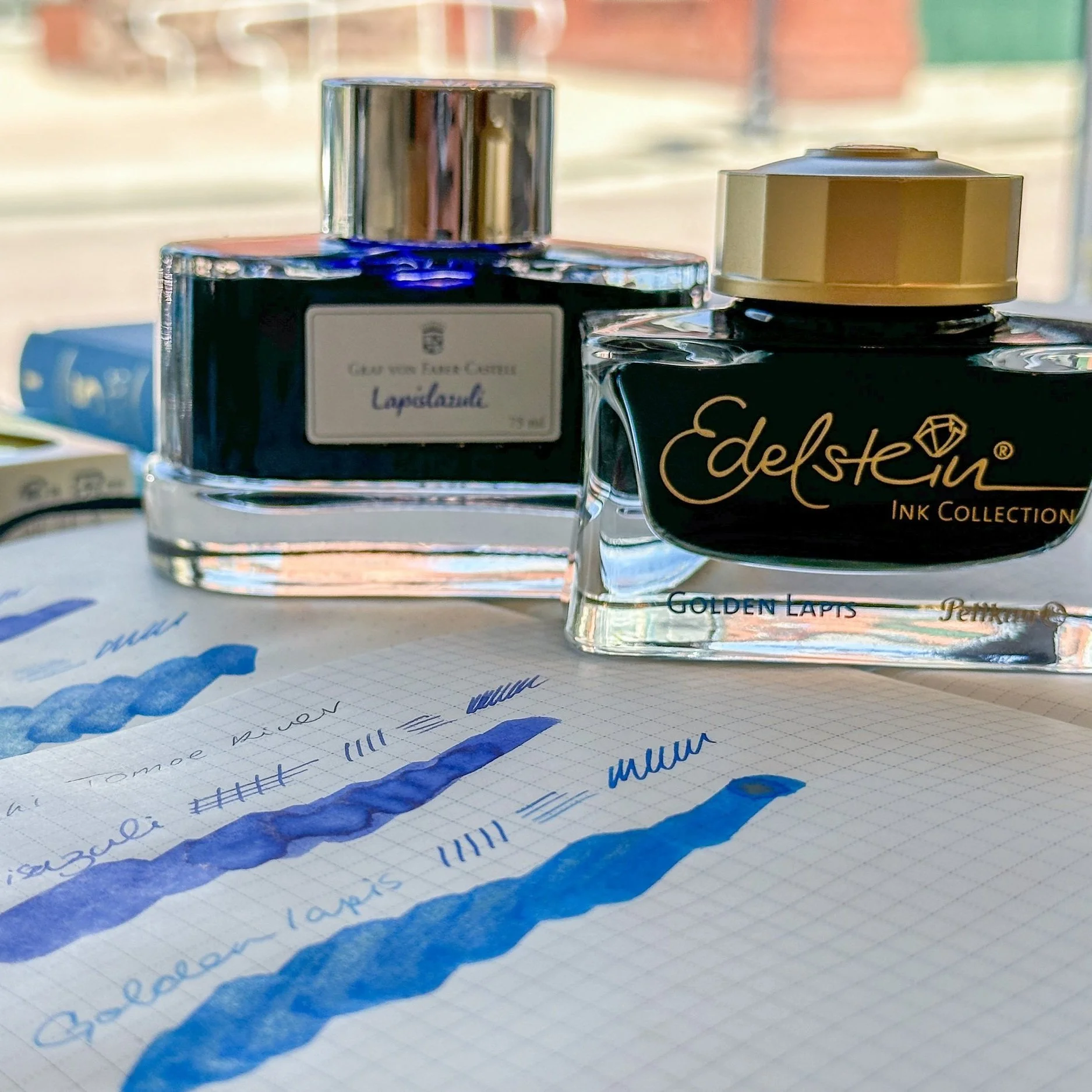 Pelikan Edelstein Golden Lapis Vs Graf Von Faber Castell Lapis Lazuli: What's the difference?