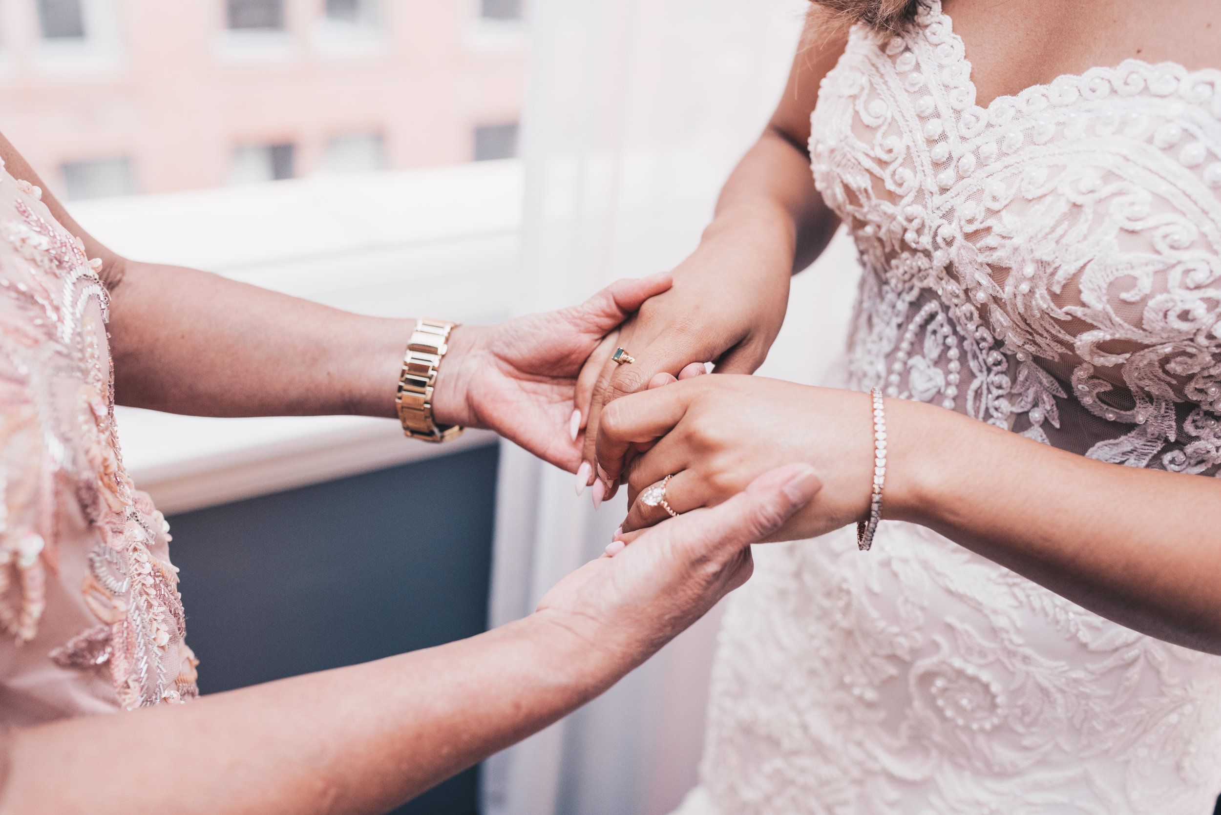 Bride Getting Ready Photos, Wedding Detail Photos, Kimpton Gray Hotel Wedding, Chicago Wedding 