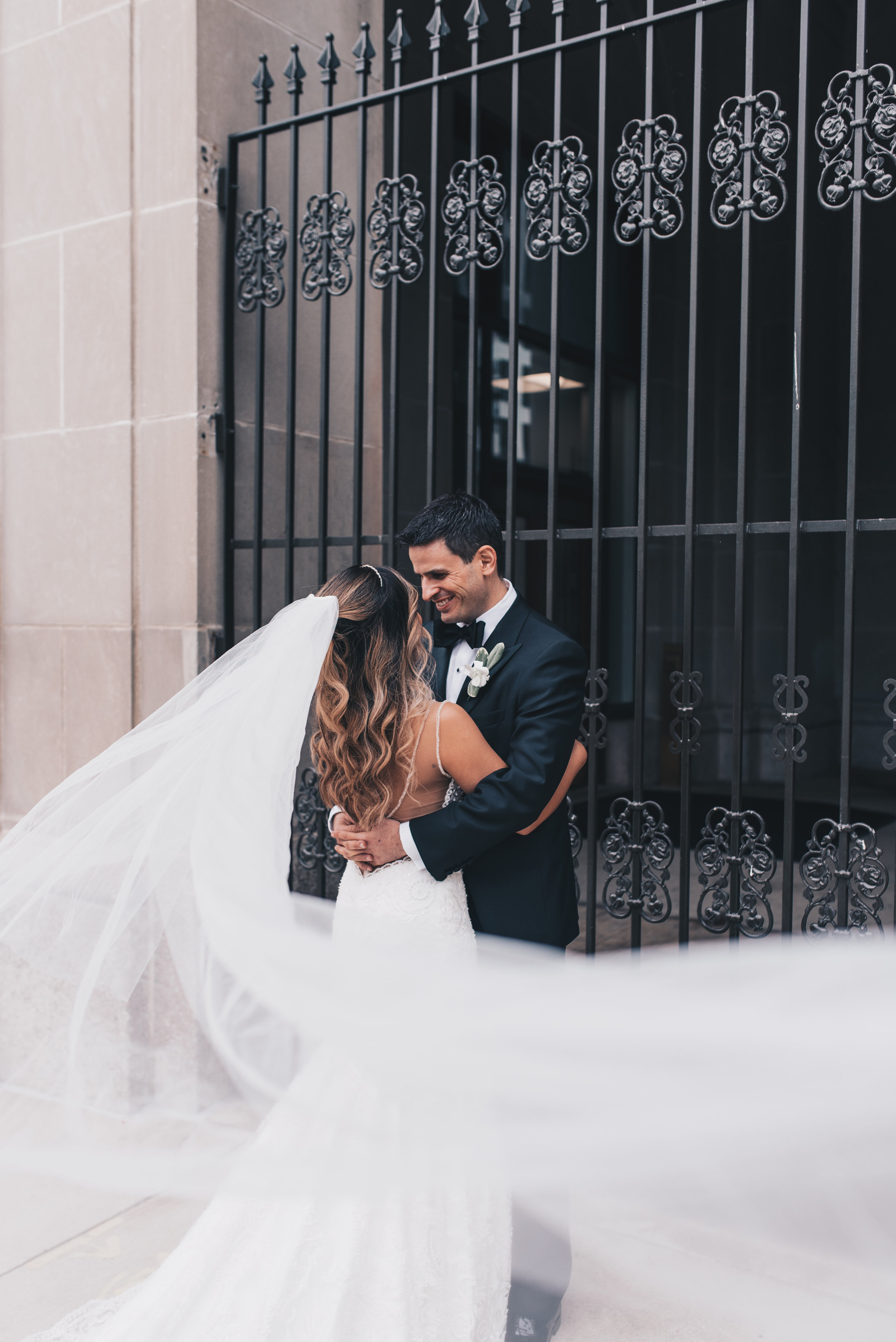 Chicago Bride and Groom Photos, Chicago Wedding, Chicago Wedding Photographer, Chicago Elopement Photographer, Chicago Bride and Groom Photos, Union Station, Union Station Wedding Photos