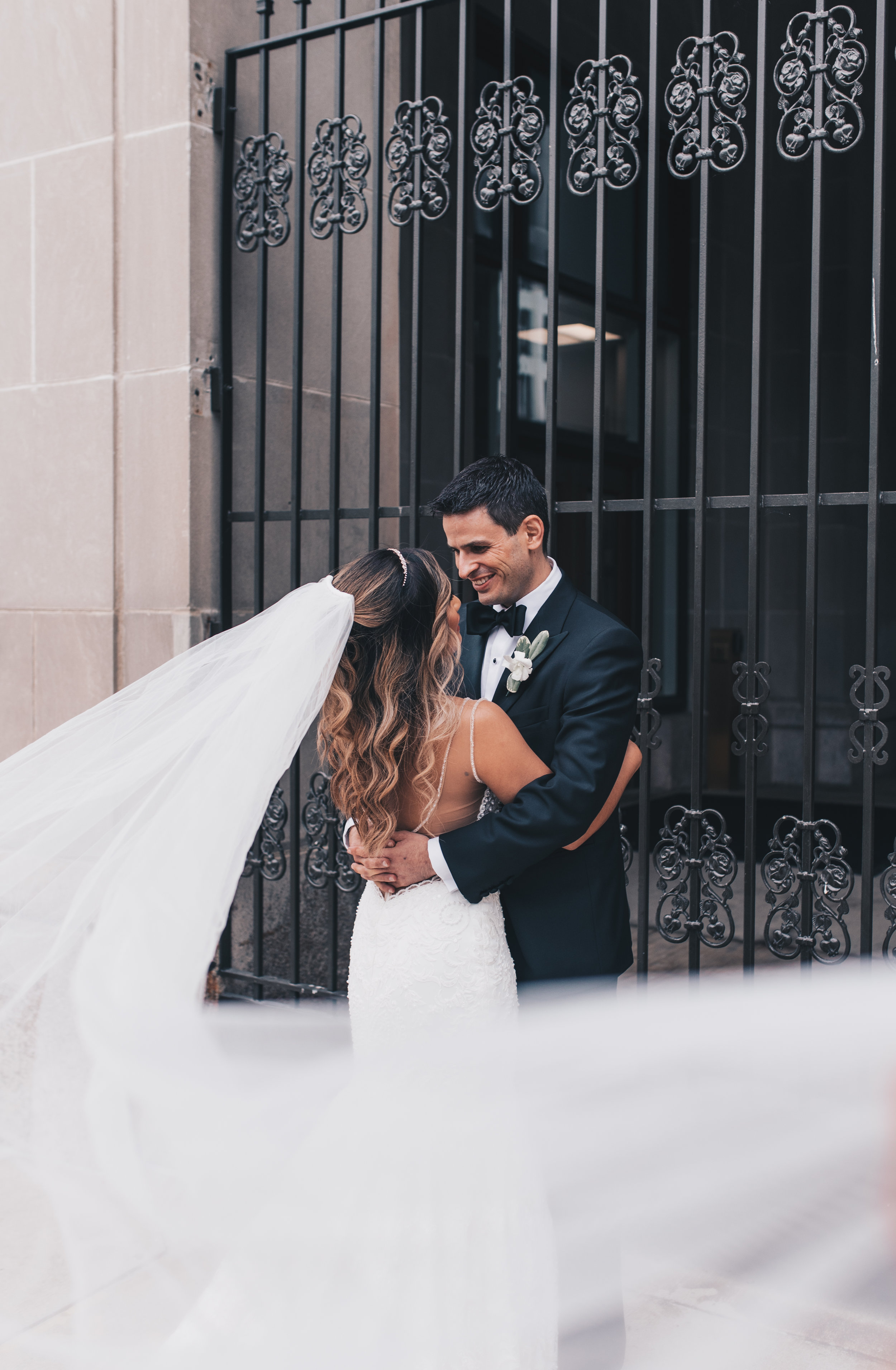 Chicago Bride and Groom Photos, Chicago Wedding, Chicago Wedding Photographer, Chicago Elopement Photographer, Chicago Bride and Groom Photos, Union Station, Union Station Wedding Photos