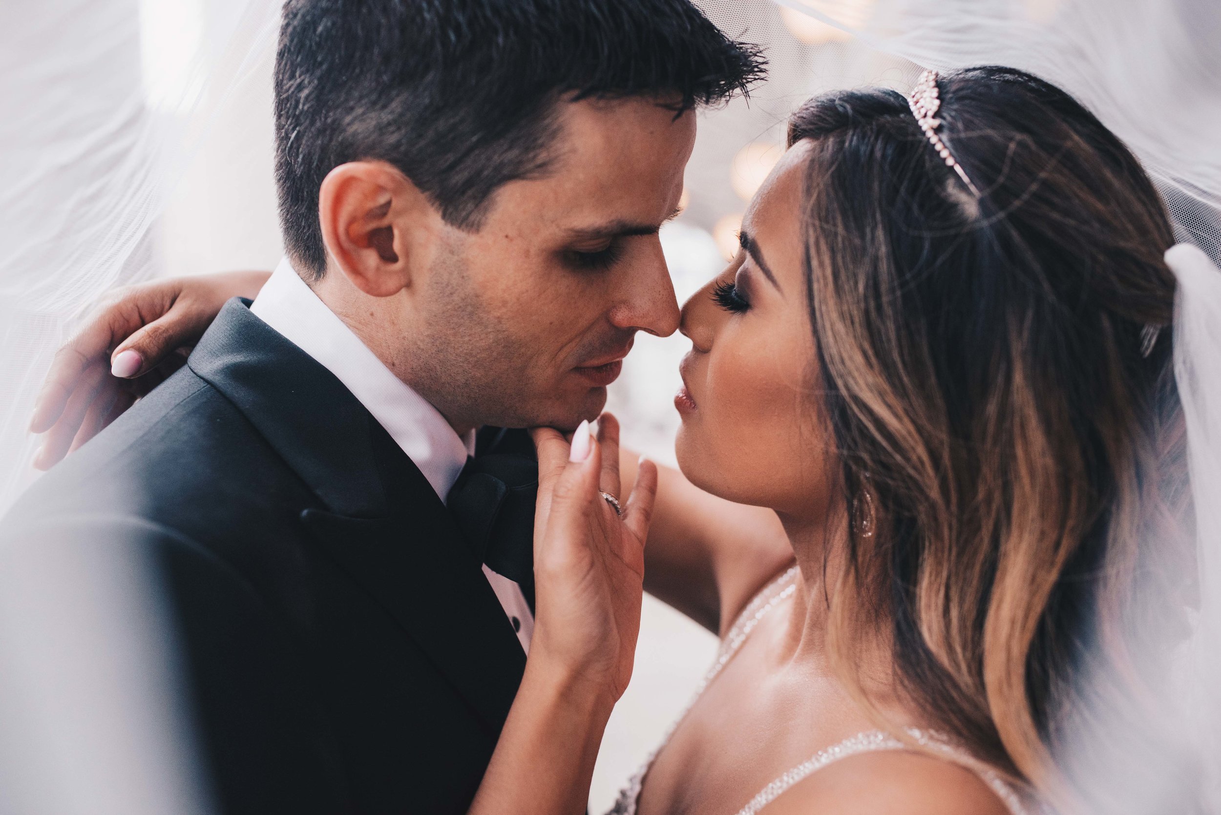 Chicago Bride and Groom Photos, Chicago Wedding, Chicago Wedding Photographer, Chicago Elopement Photographer, Chicago Bride and Groom Photos, Union Station, Union Station Wedding Photos