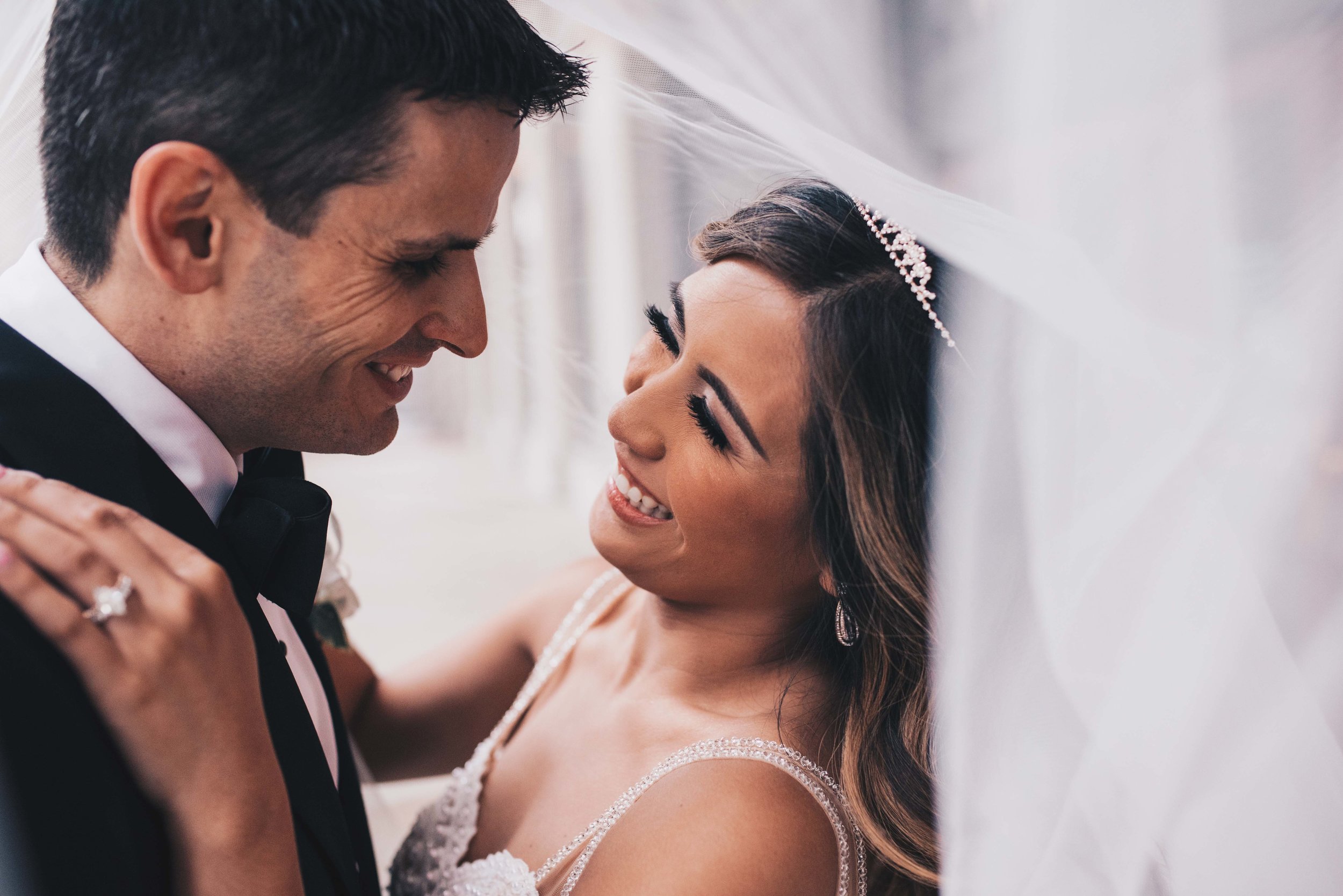 Chicago Bride and Groom Photos, Chicago Wedding, Chicago Wedding Photographer, Chicago Elopement Photographer, Chicago Bride and Groom Photos, Union Station, Union Station Wedding Photos