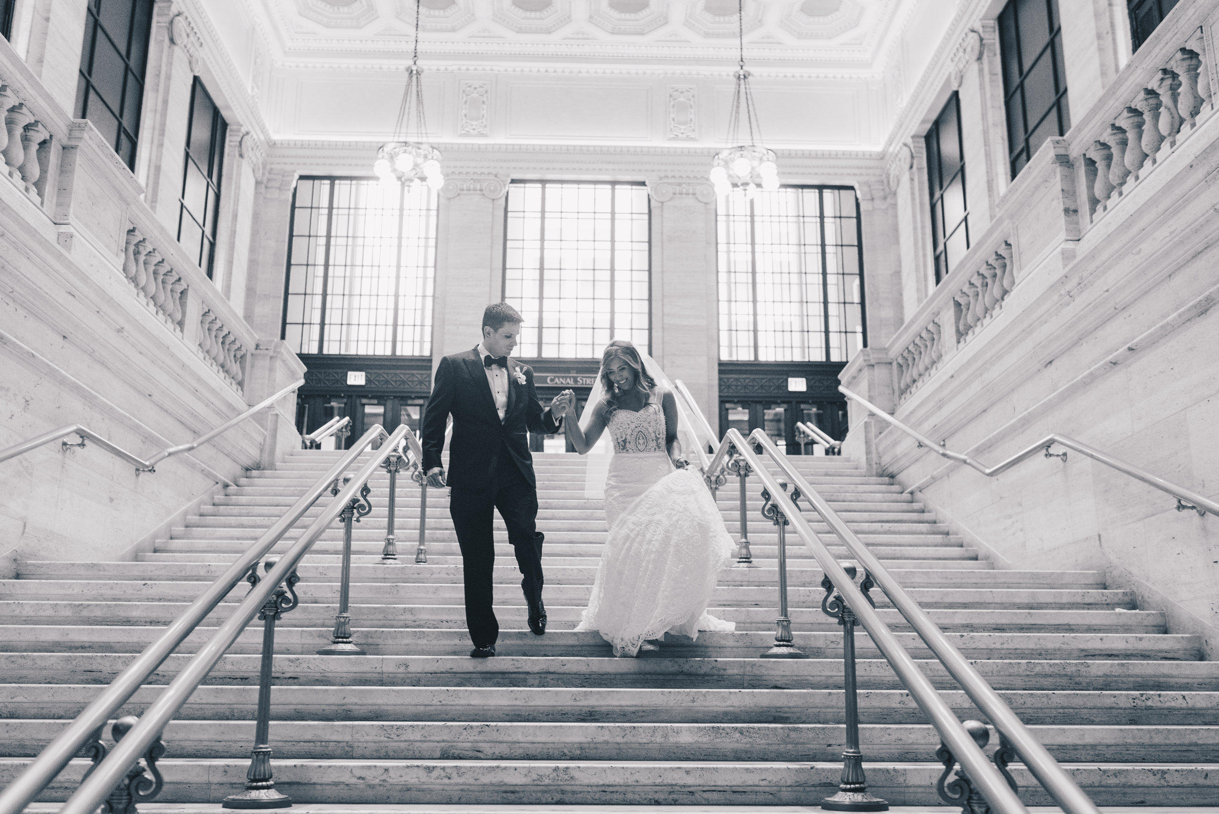 Chicago Bride and Groom Photos, Chicago Wedding, Chicago Wedding Photographer, Chicago Elopement Photographer, Chicago Bride and Groom Photos, Union Station, Union Station Wedding Photos