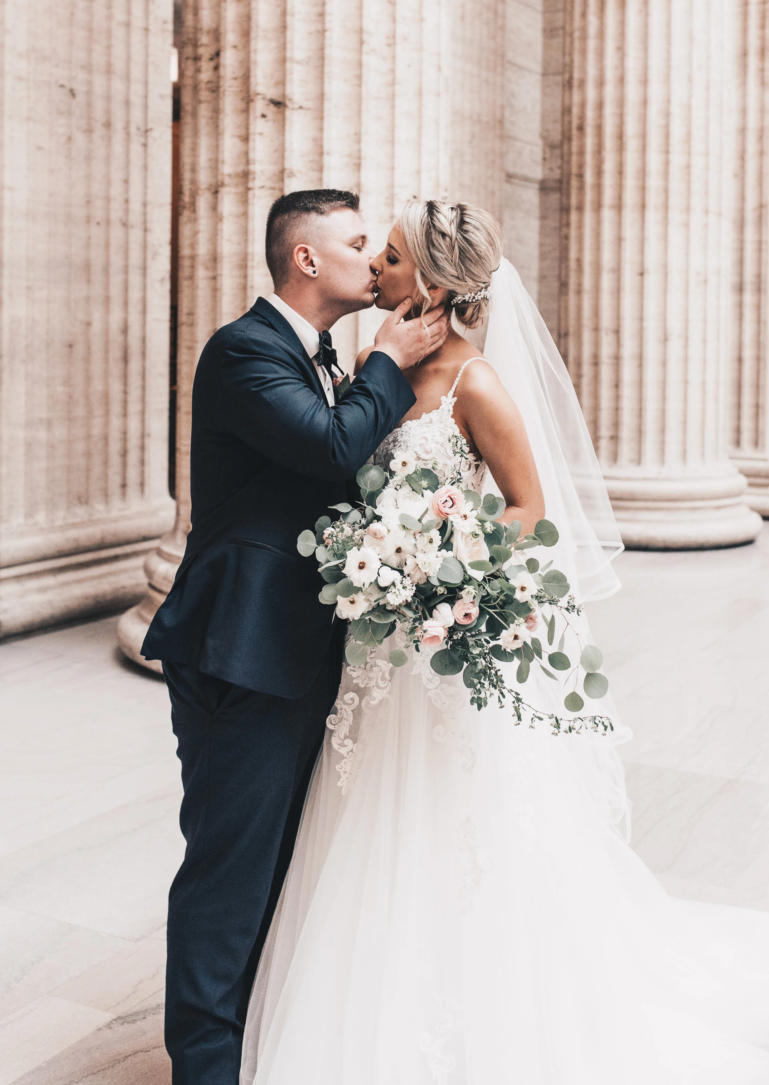 Chicago Wedding Photographer, City Wedding, Bride and Groom Photos, Illinois Wedding, Midwest Wedding, Union Station Wedding Photos