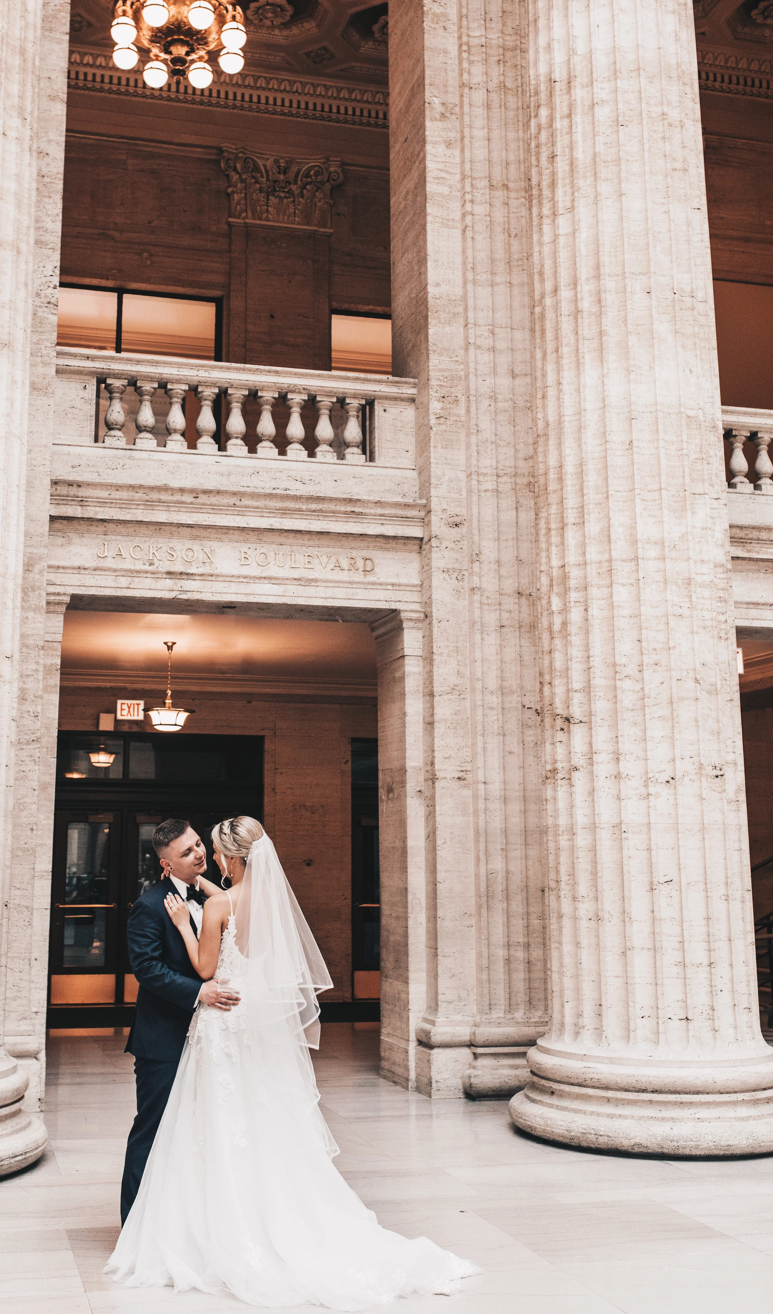 Chicago Wedding Photographer, City Wedding, Bride and Groom Photos, Illinois Wedding, Midwest Wedding, Union Station Wedding Photos