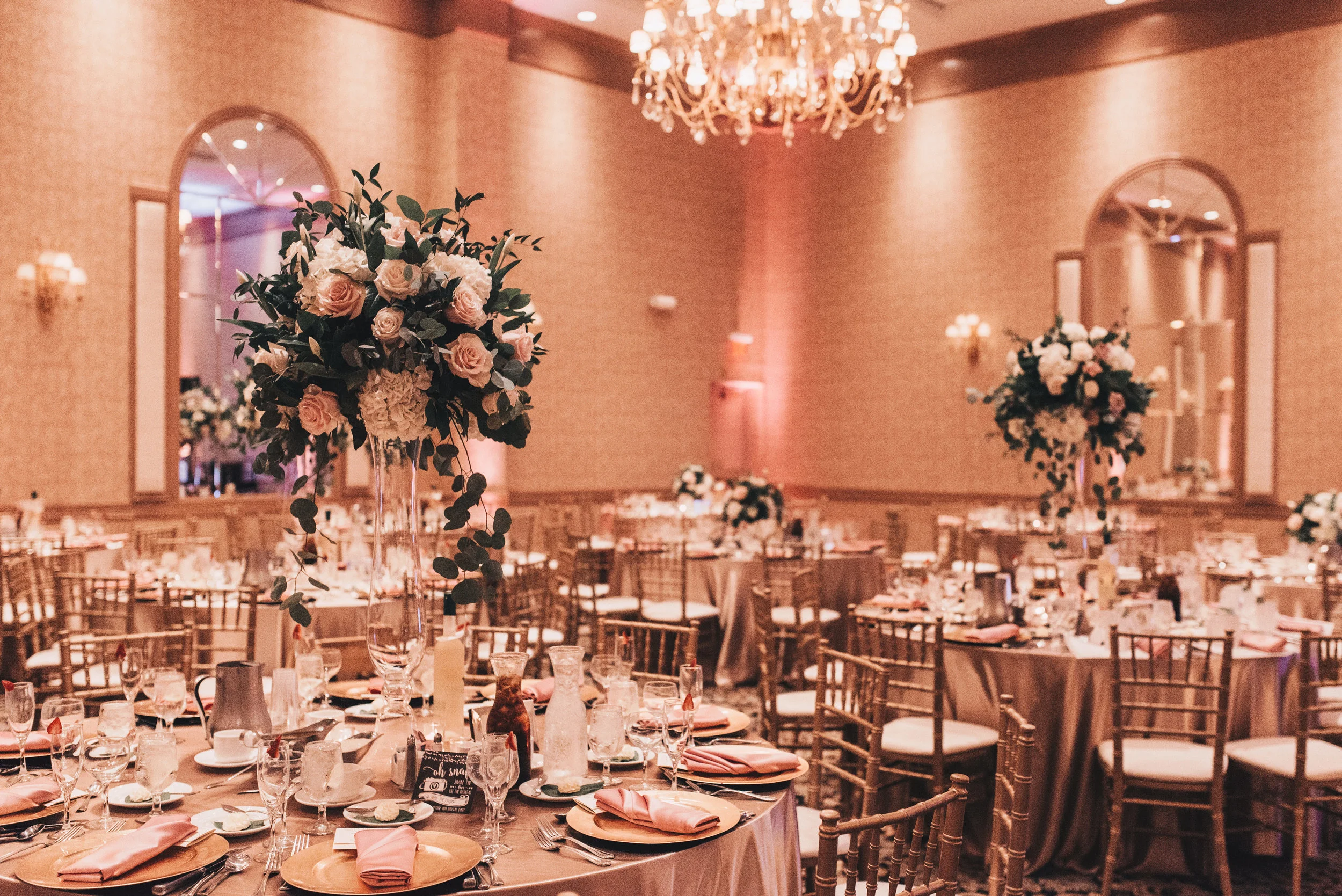 Chicago Wedding Photographer, City Wedding, Bride and Groom Photos, Illinois Wedding, Midwest Wedding, Union Station Wedding Photos