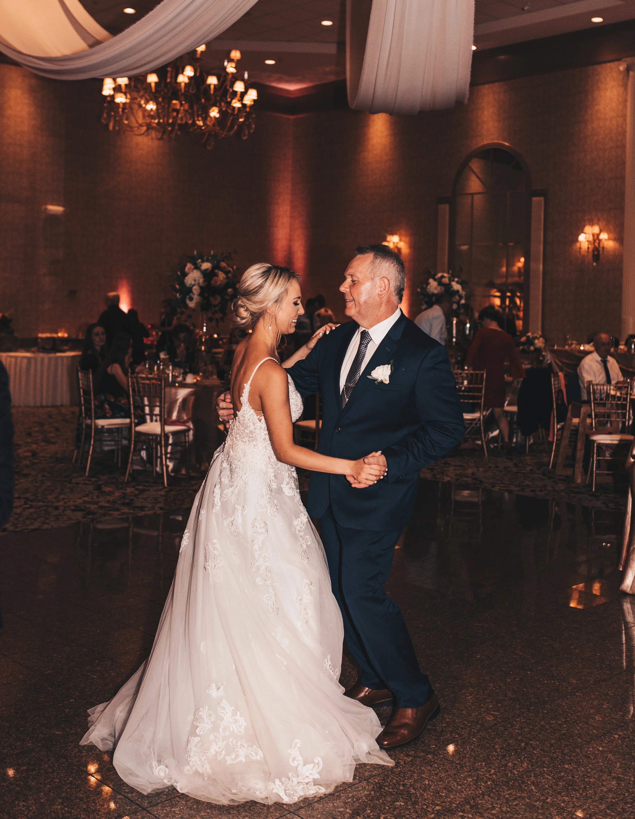 Chicago Wedding Photographer, City Wedding, Bride and Groom Photos, Illinois Wedding, Midwest Wedding, Union Station Wedding Photos