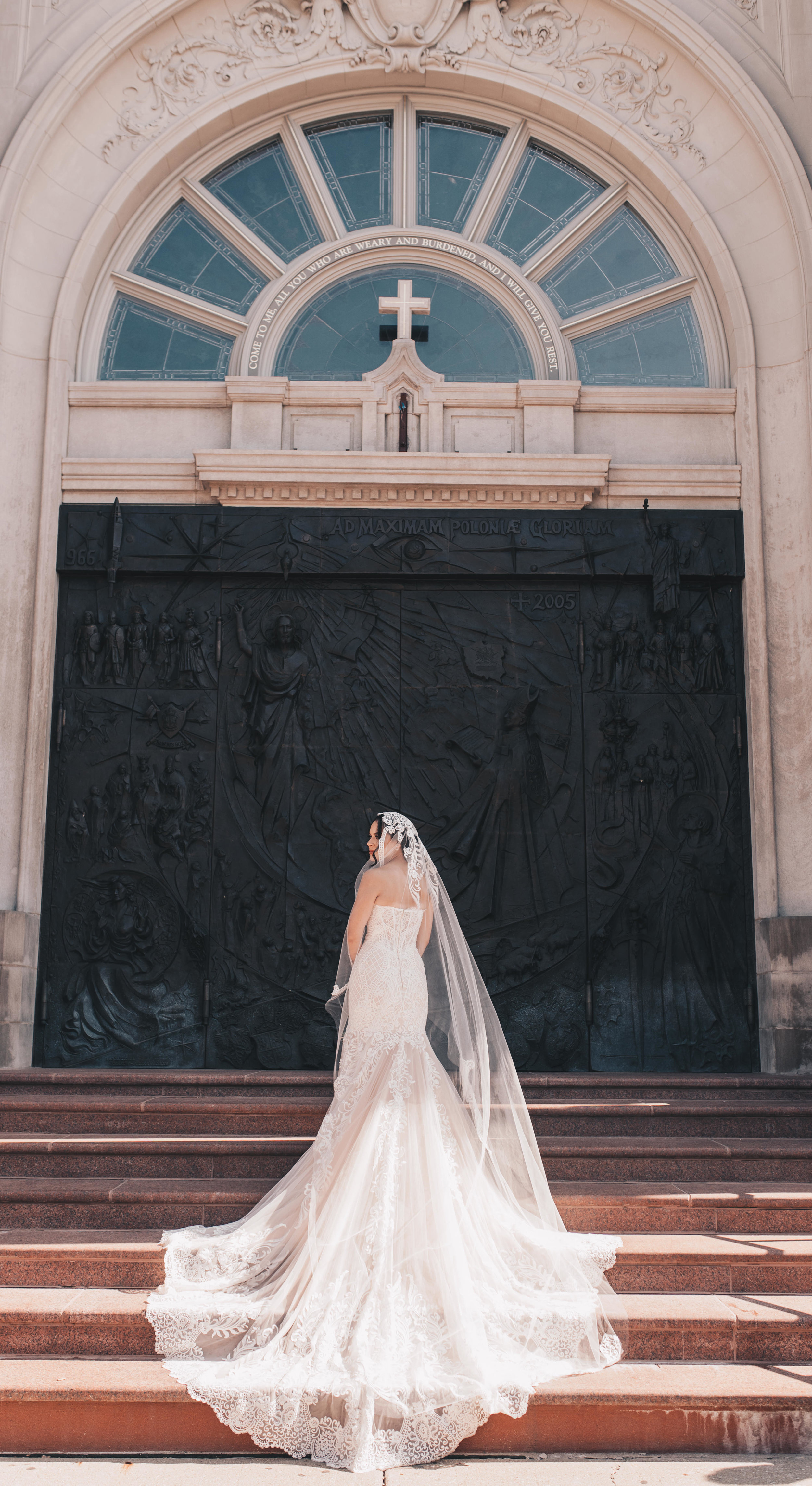 Illinois Wedding, Midwest Wedding, Chicago Wedding, Church Wedding Ceremony, Wedding Bubble Exit, Bride and Groom Photos 