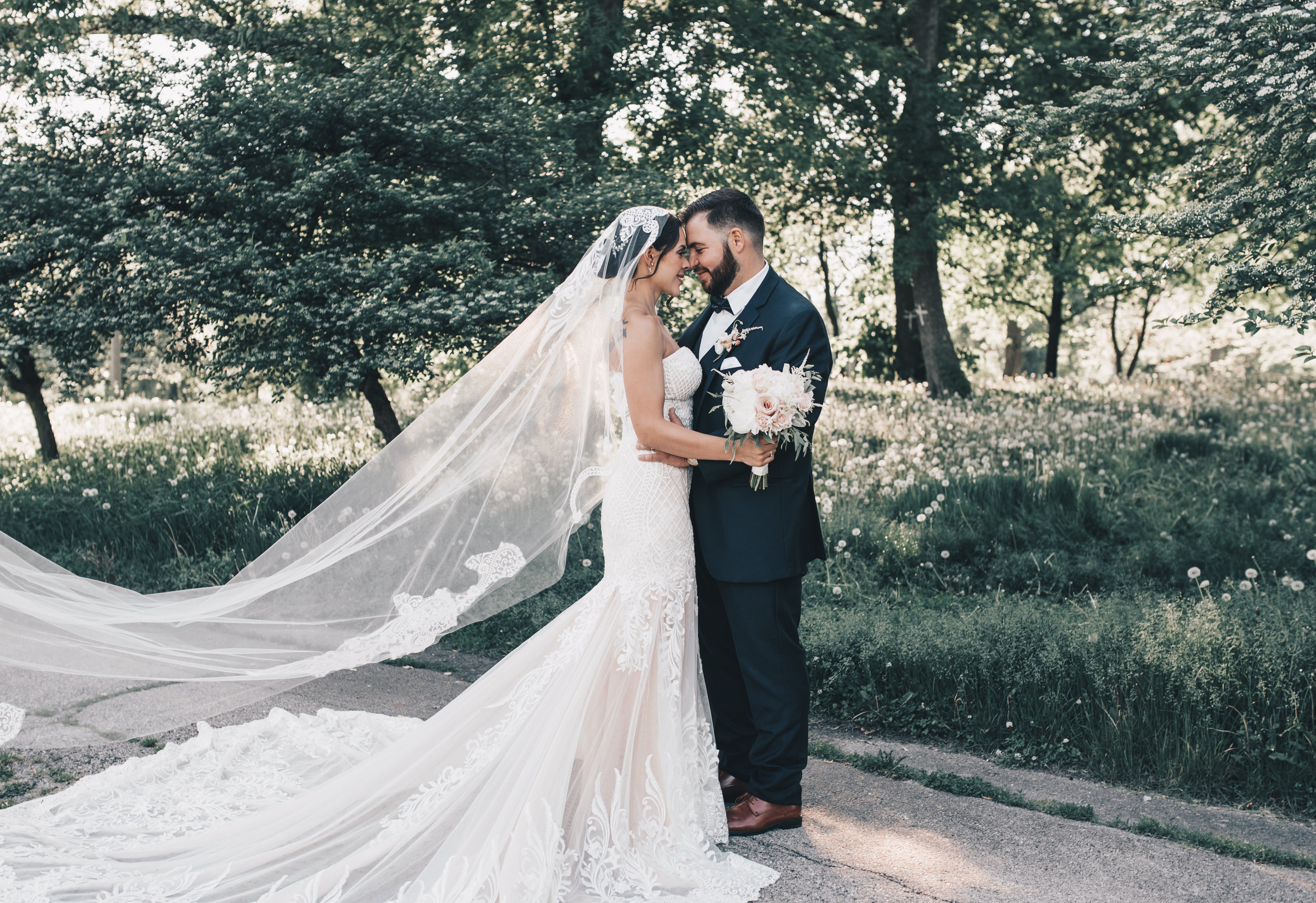 Bride and Groom Photos, Bridal Photos, Wedding Photos, Outdoor Wedding Photos, Outdoor Elopement Photos, Nature Wedding Photos, Midwest Wedding Photographer, Illinois Wedding Photographer