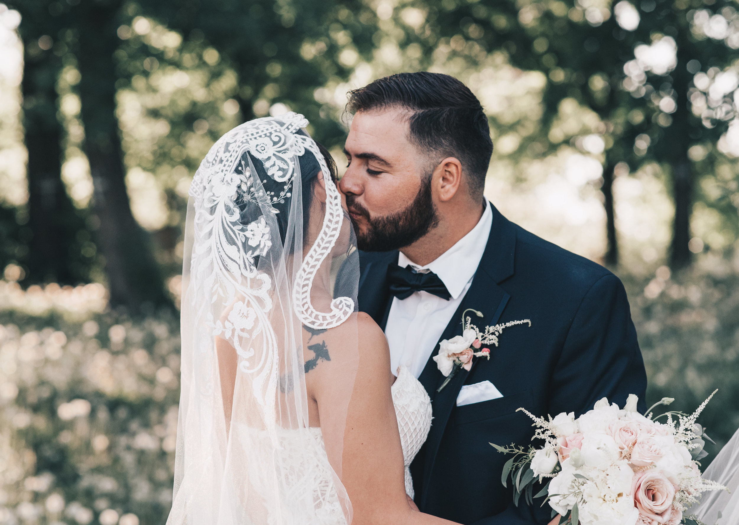 Bride and Groom Photos, Bridal Photos, Wedding Photos, Outdoor Wedding Photos, Outdoor Elopement Photos, Nature Wedding Photos, Midwest Wedding Photographer, Illinois Wedding Photographer