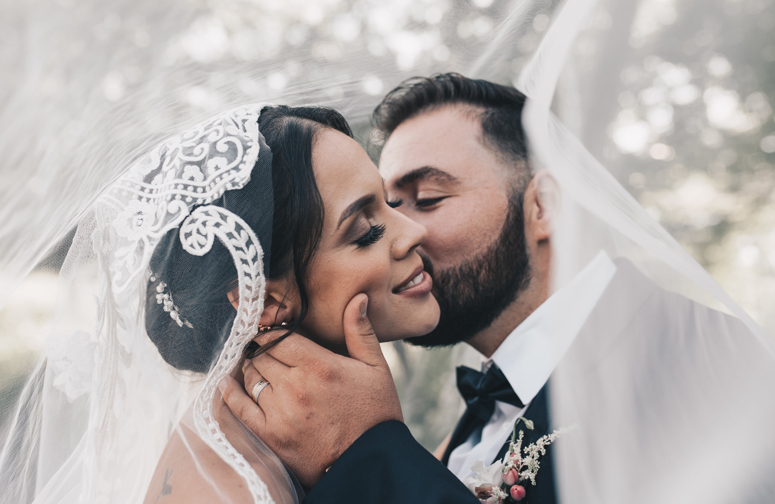 Bride and Groom Photos, Bridal Photos, Wedding Photos, Outdoor Wedding Photos, Outdoor Elopement Photos, Nature Wedding Photos, Midwest Wedding Photographer, Illinois Wedding Photographer