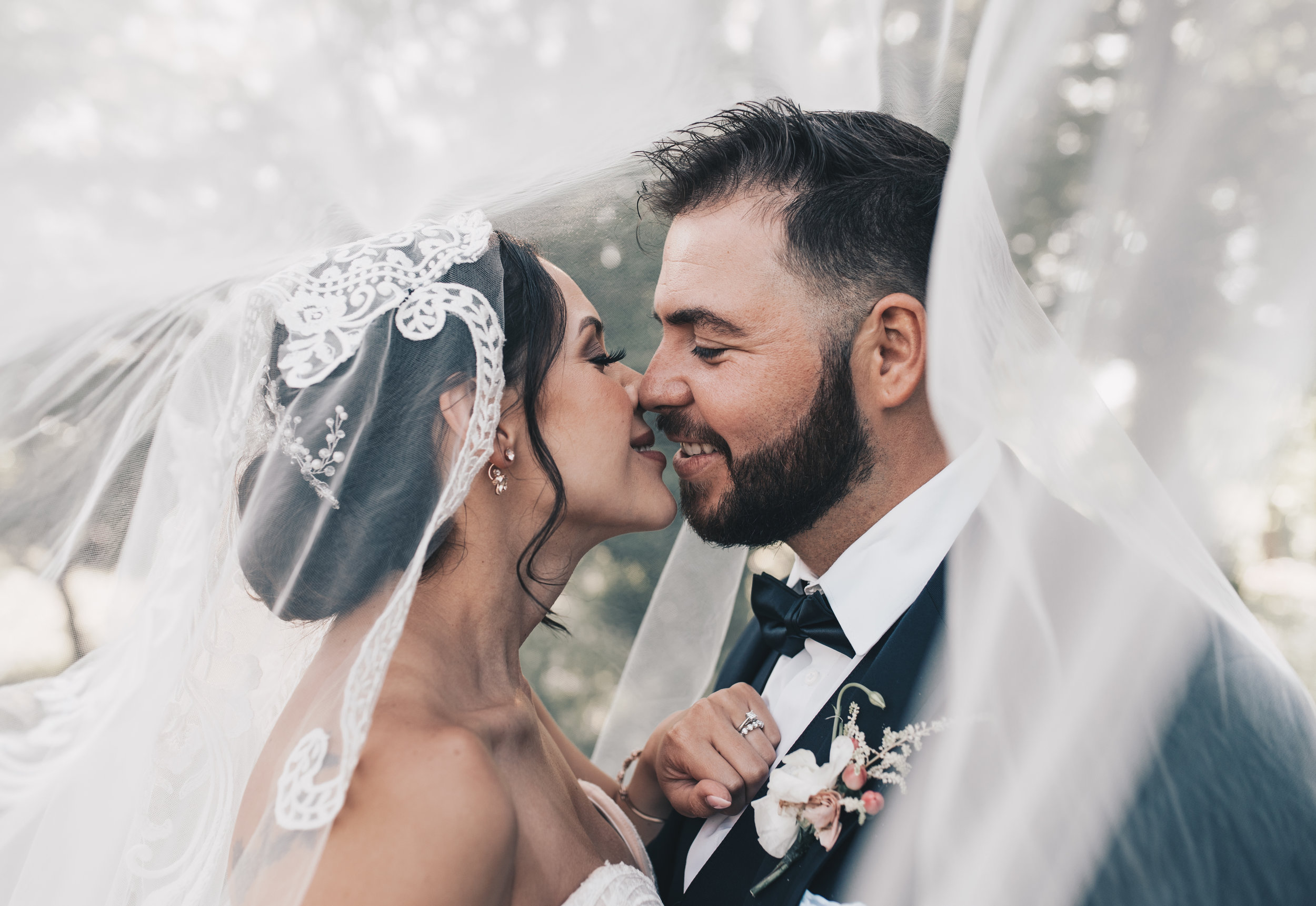 Bride and Groom Photos, Bridal Photos, Wedding Photos, Outdoor Wedding Photos, Outdoor Elopement Photos, Nature Wedding Photos, Midwest Wedding Photographer, Illinois Wedding Photographer