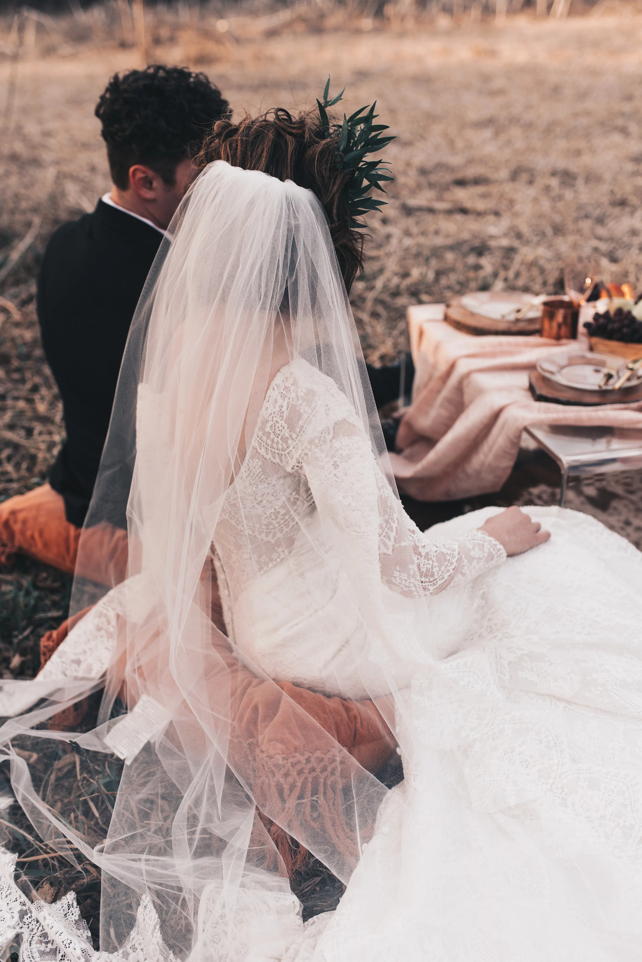 Wedding photography, elopement, adventurous elopement, boho bride, outdoor vow renewal, boho elopement picnic, outdoor wedding, midwest elopement, elopement pictures