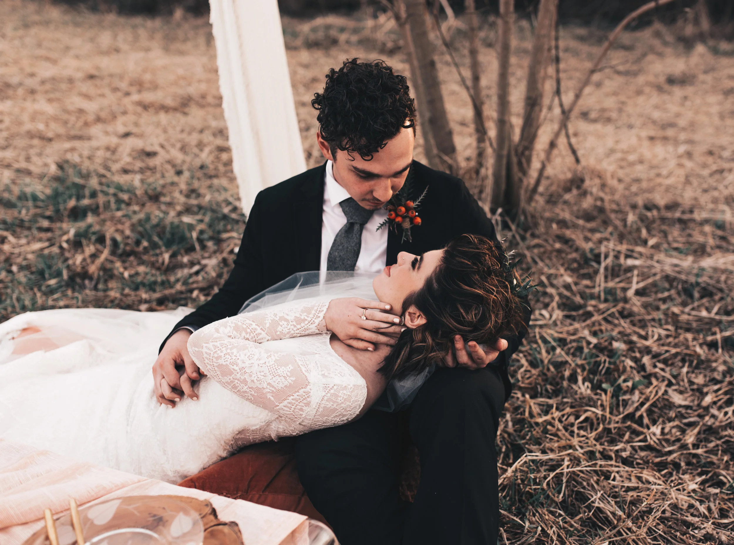 Wedding photography, elopement, adventurous elopement, boho bride, outdoor vow renewal, boho elopement picnic, outdoor wedding, midwest elopement, elopement pictures