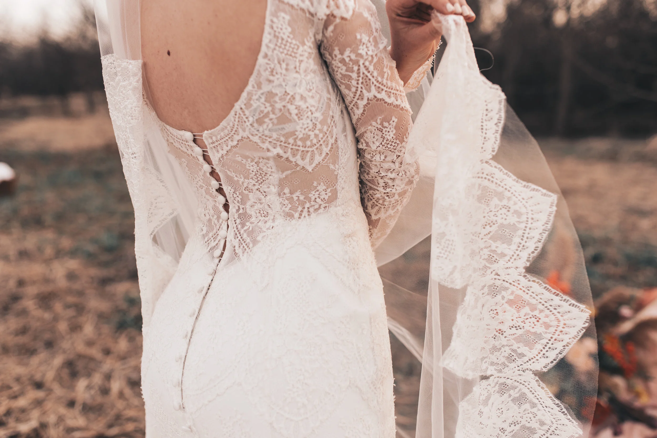 Wedding photography, elopement, adventurous elopement, boho bride, outdoor vow renewal, boho elopement picnic, outdoor wedding, midwest elopement, elopement pictures