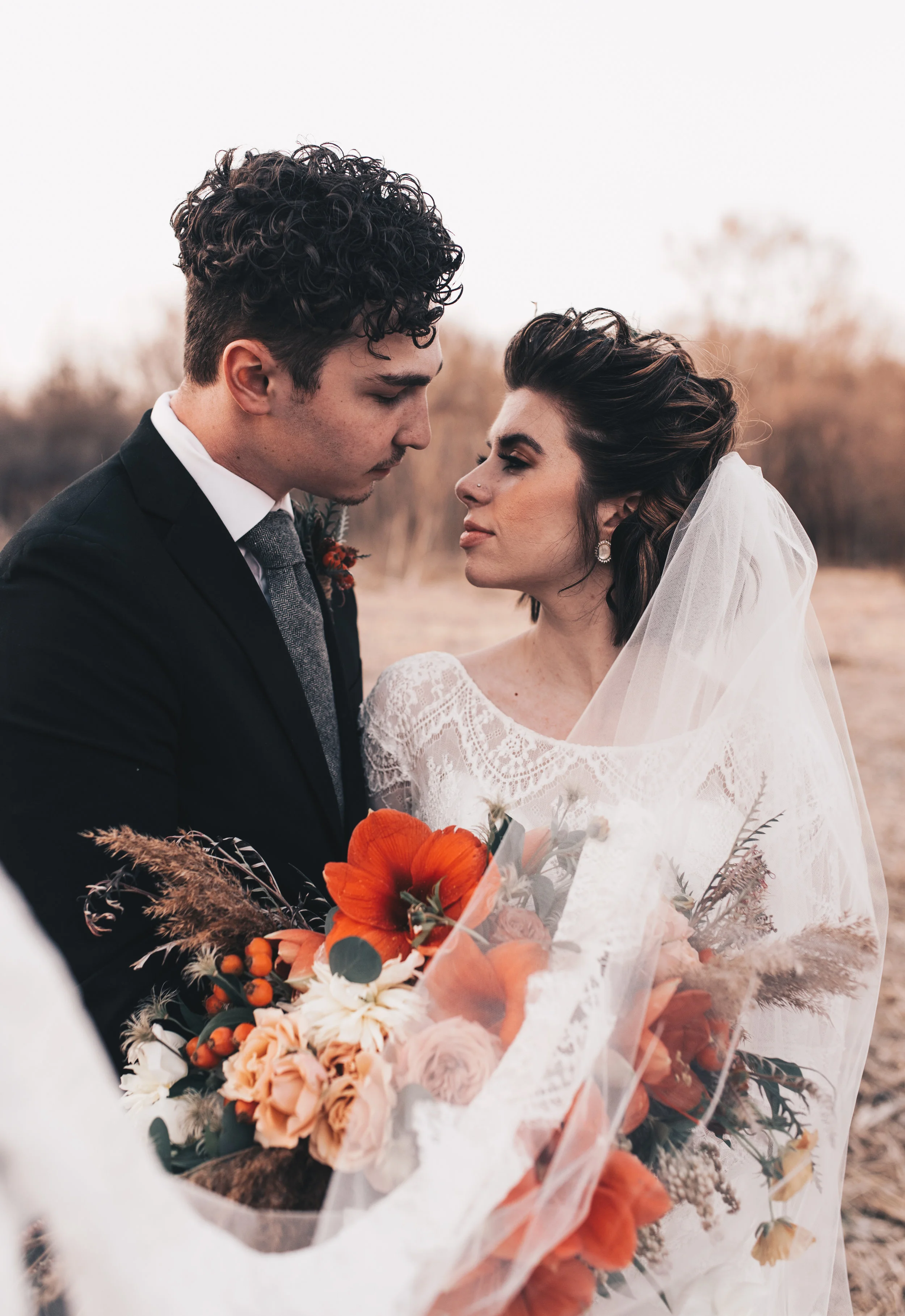 Wedding photography, elopement, adventurous elopement, boho bride, outdoor vow renewal, boho elopement picnic, outdoor wedding, midwest elopement, elopement pictures