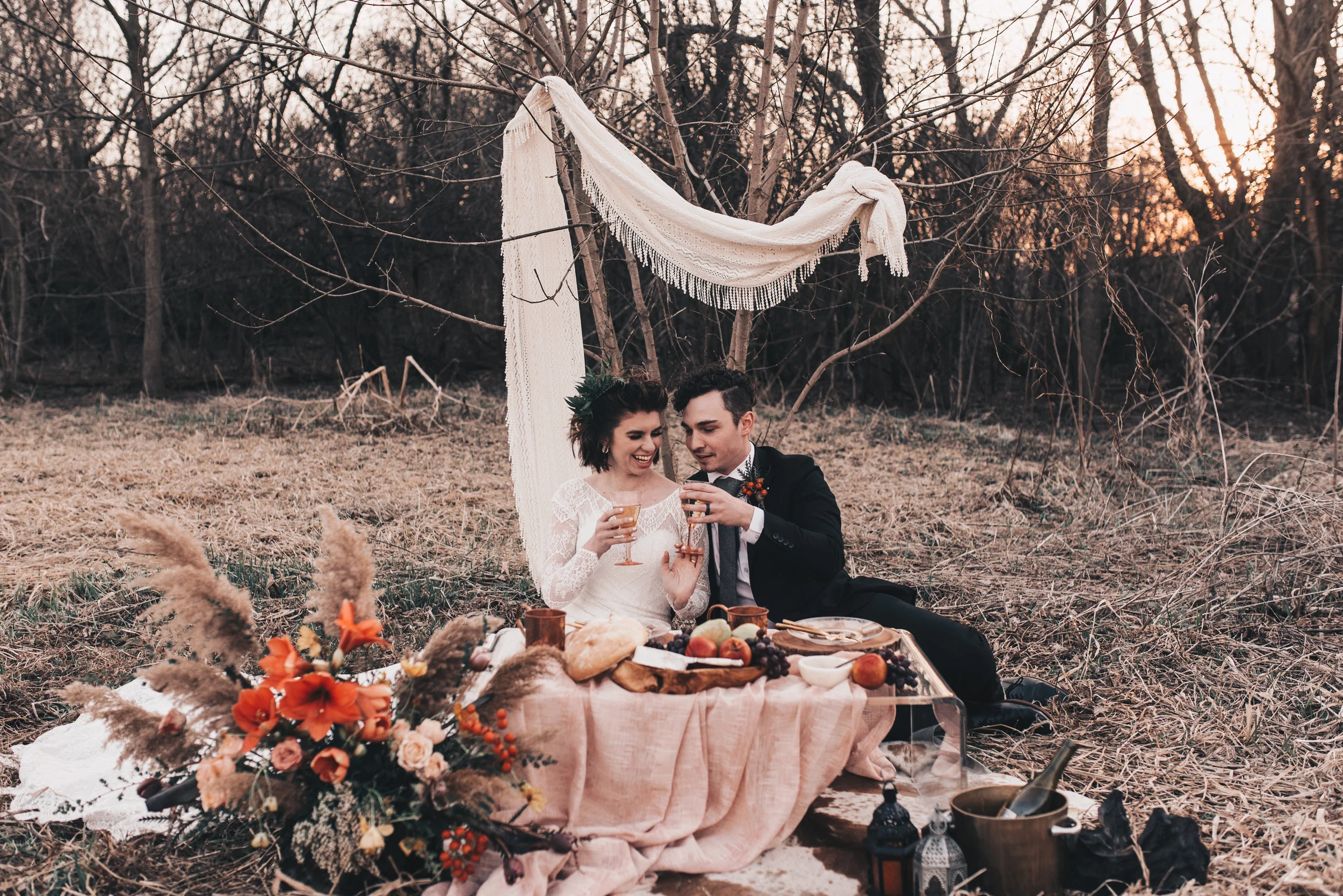 Wedding photography, elopement, adventurous elopement, boho bride, outdoor vow renewal, boho elopement picnic, outdoor wedding, midwest elopement, elopement pictures