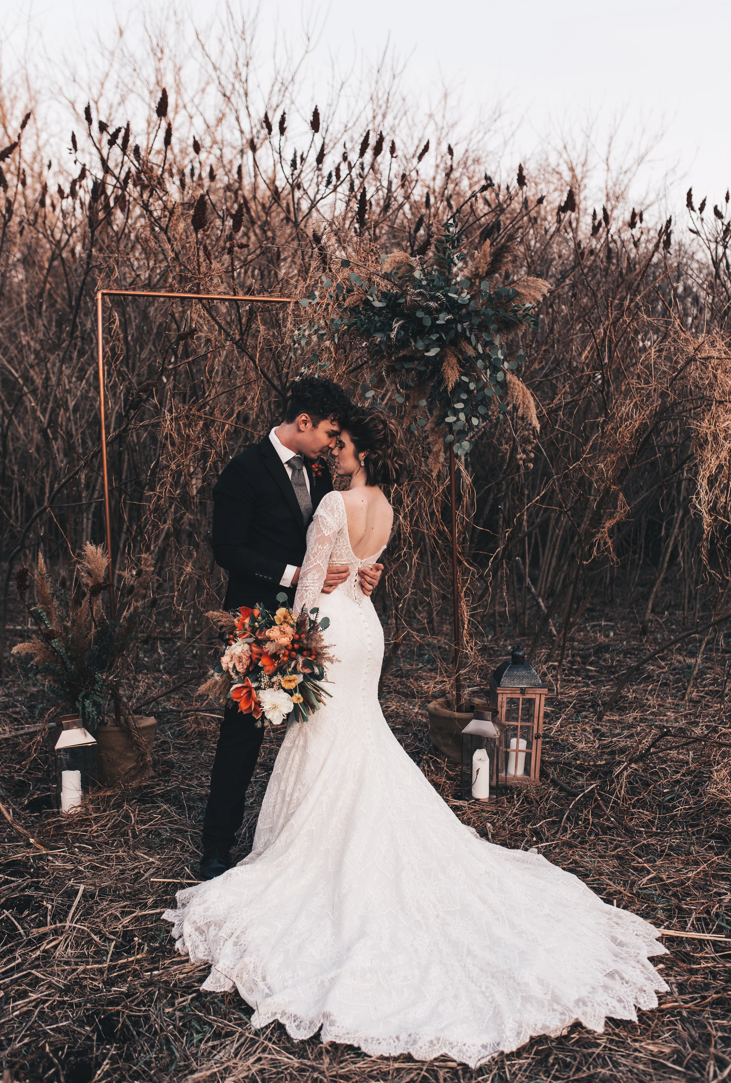 Wedding photography, elopement, adventurous elopement, boho bride, outdoor vow renewal, boho elopement picnic, outdoor wedding, midwest elopement, elopement pictures