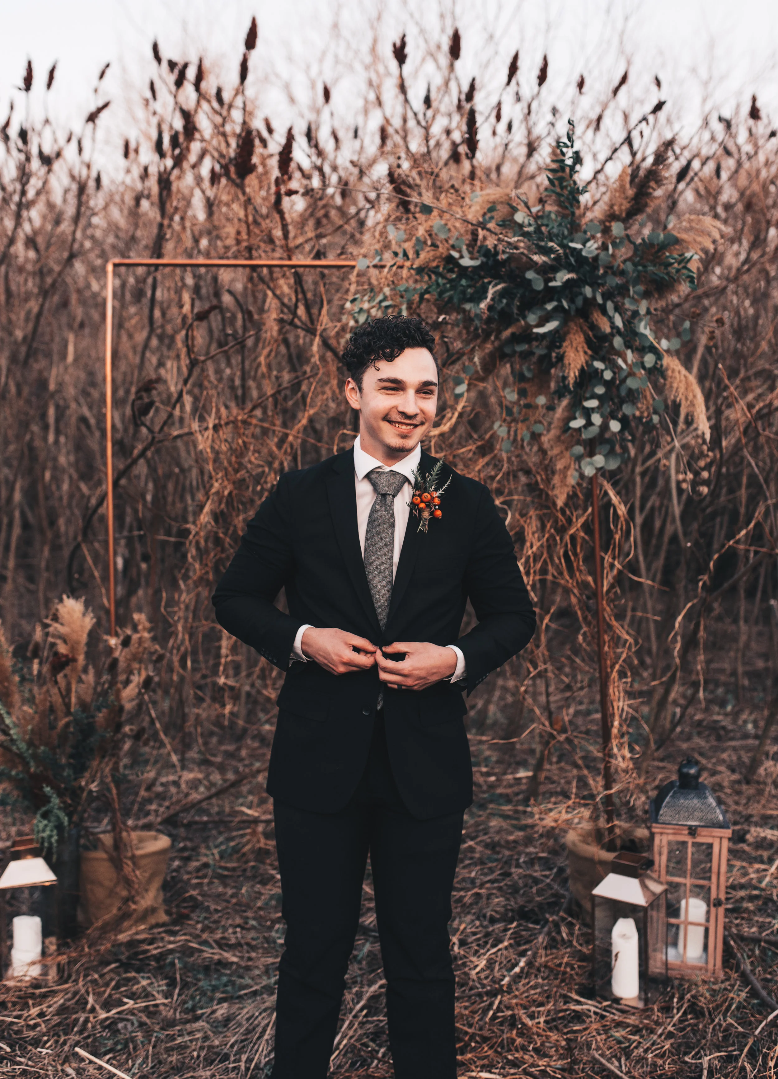 Wedding photography, elopement, adventurous elopement, boho bride, outdoor vow renewal, boho elopement picnic, outdoor wedding, midwest elopement, elopement pictures