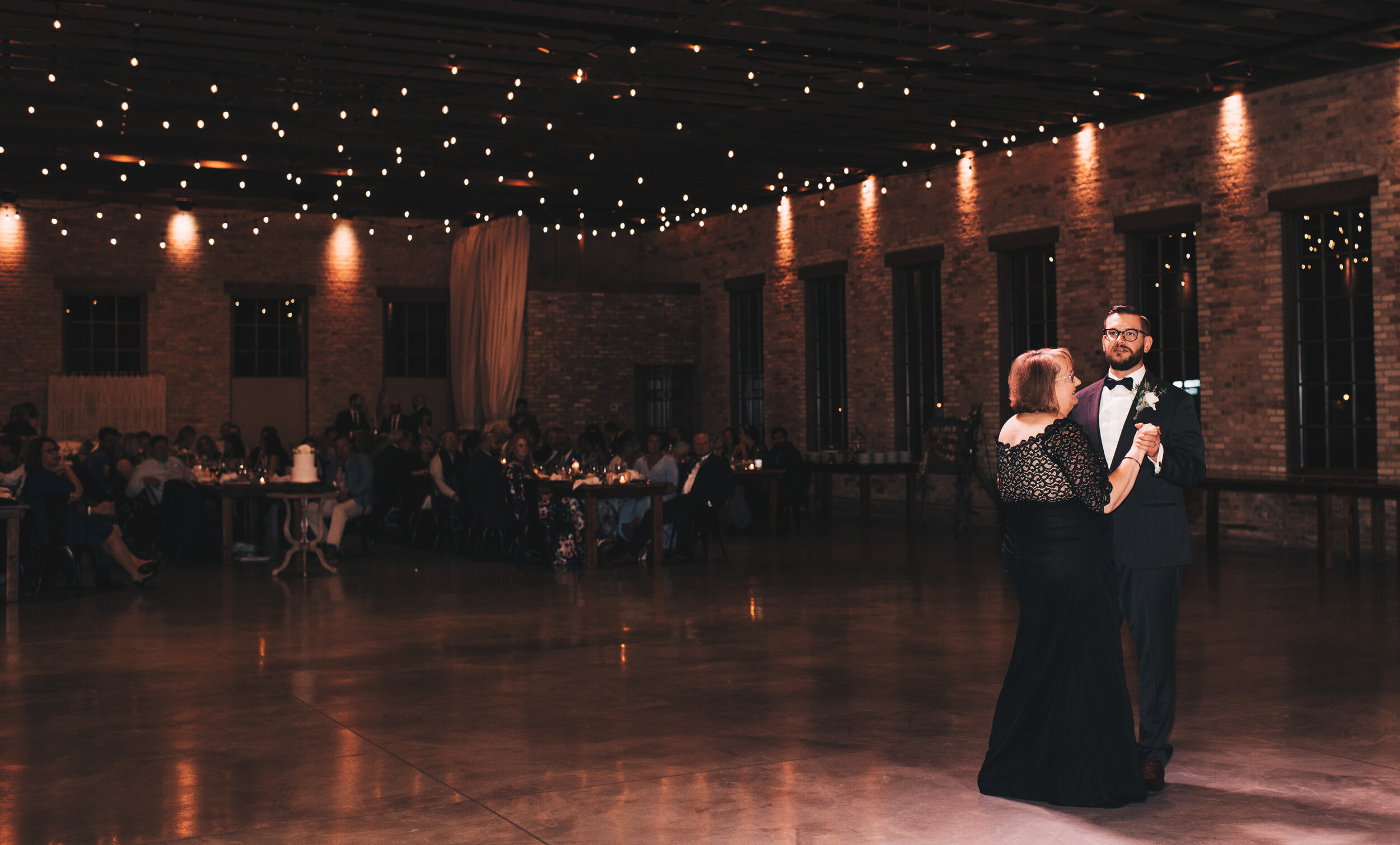 Modern Industrial Wedding, The Brix on the Fox, The BRIX, Chicago Industrial Wedding, Modern Midwest Wedding, The Brix on the Fox Wedding, The BRIX Wedding, First Dance Wedding Photos