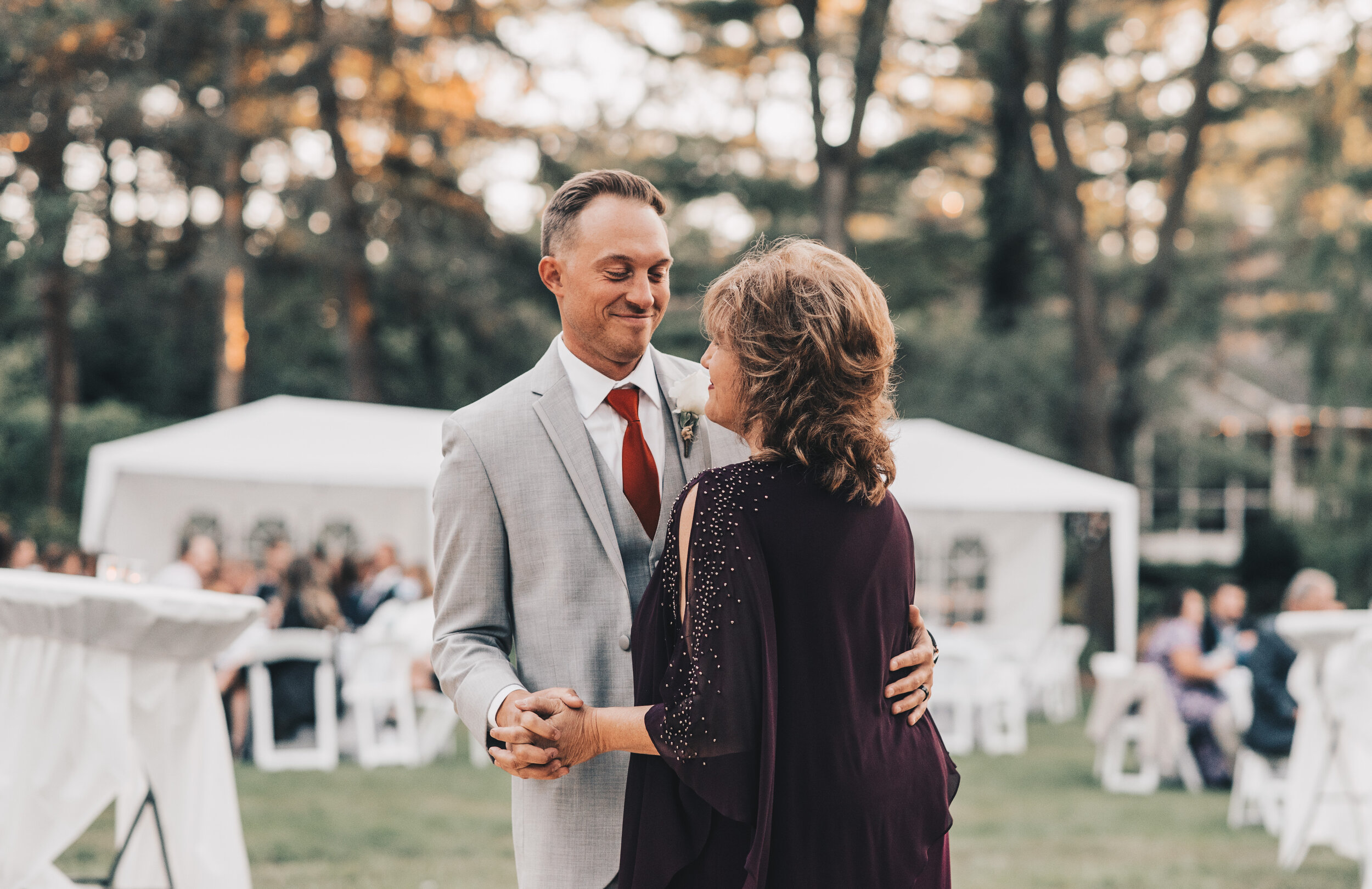 Midwest Backyard Wedding, Intimate Wedding, Outdoor Wedding, Illinois Backyard Wedding, Illinois Intimate Wedding, Bride &amp; Groom Photos 