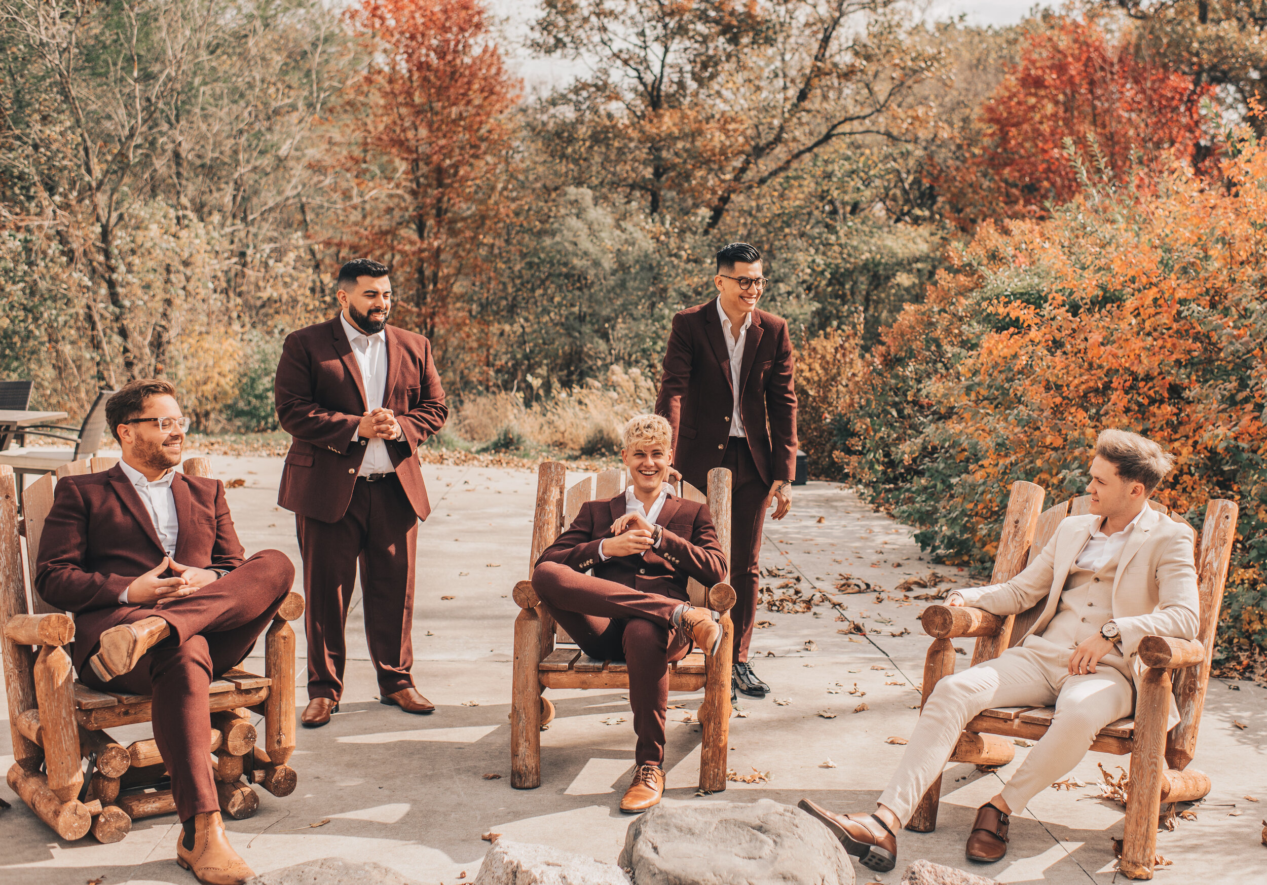 Wisconsin Wedding, Midwest Airbnb Wedding, Adventurous Airbnb Wedding, Outdoor Fall Modern Rustic Wedding, Wisconsin Wedding Photographer, Groom and Groomsmen Getting Ready Photos