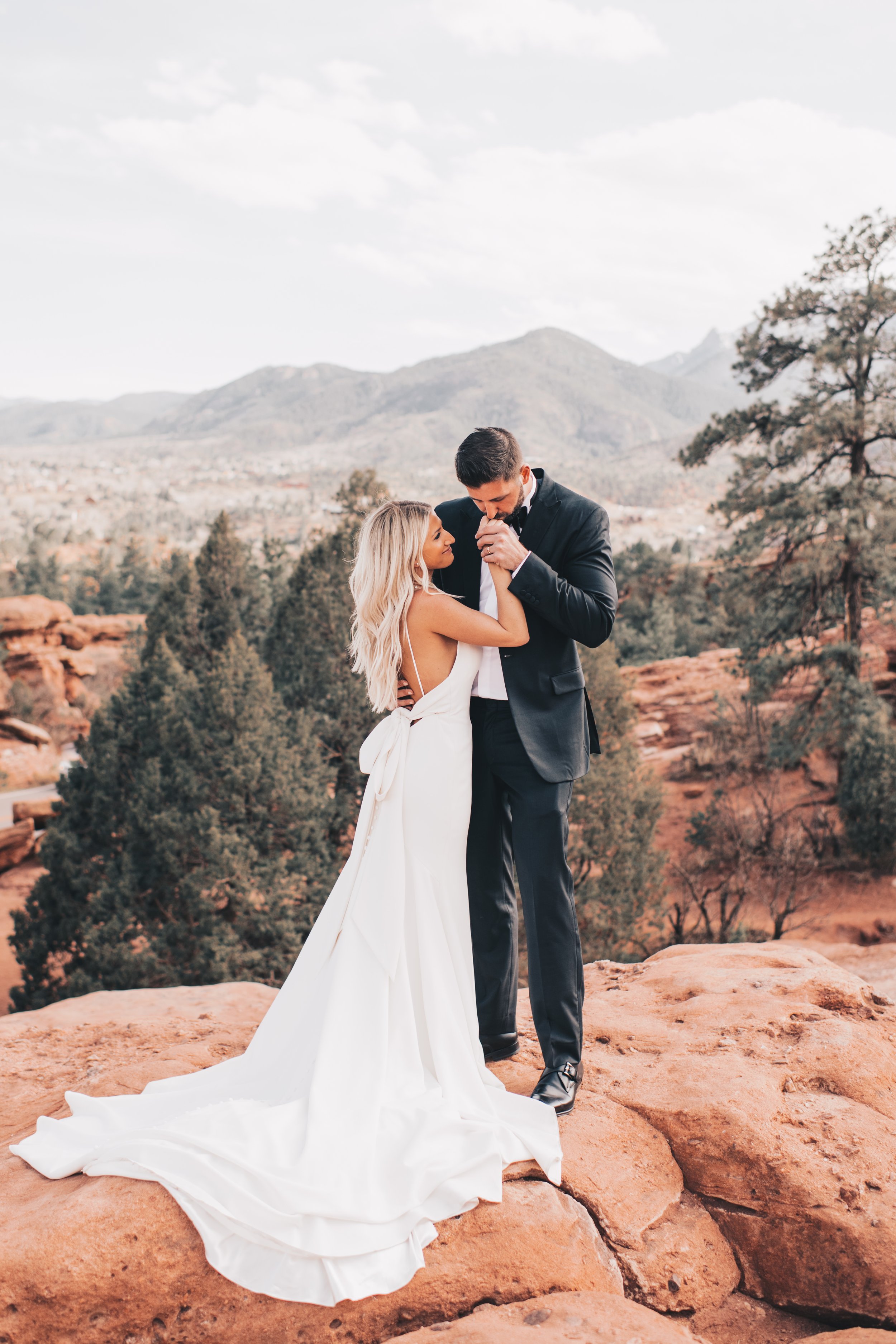 Mountain Wedding, Garden of the Gods Wedding, Colorado Wedding, Colorado Elopement, Illinois Photographer, Colorado Springs Wedding