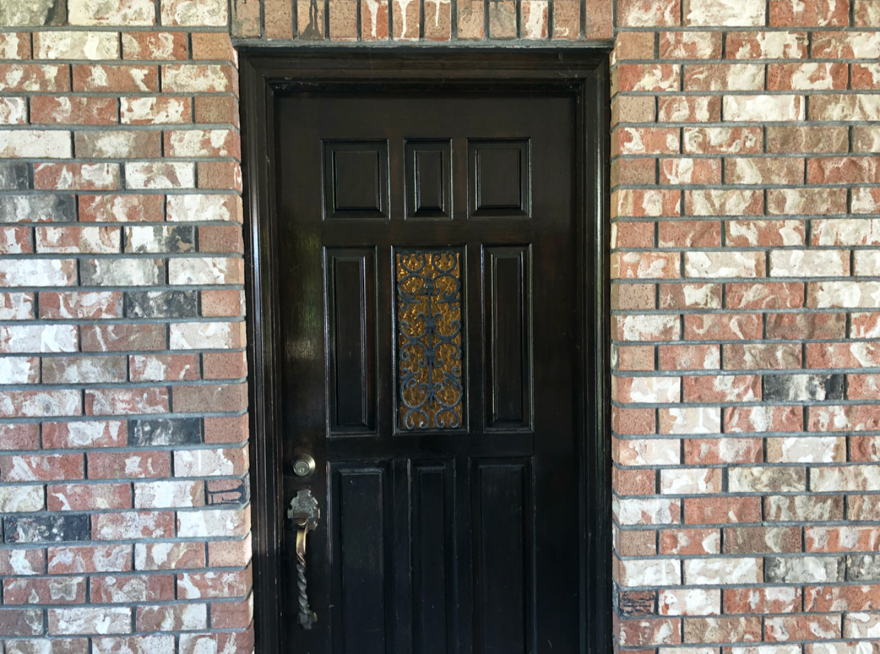 5.1 - FRONT DOOR.jpg