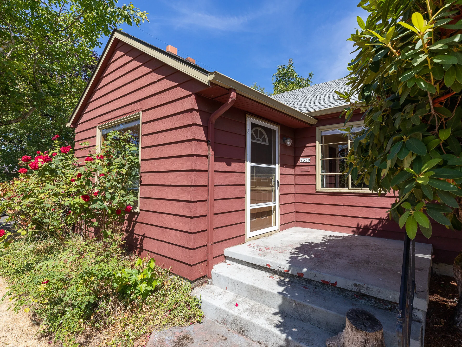 New Listing - Piedmont Mid Century