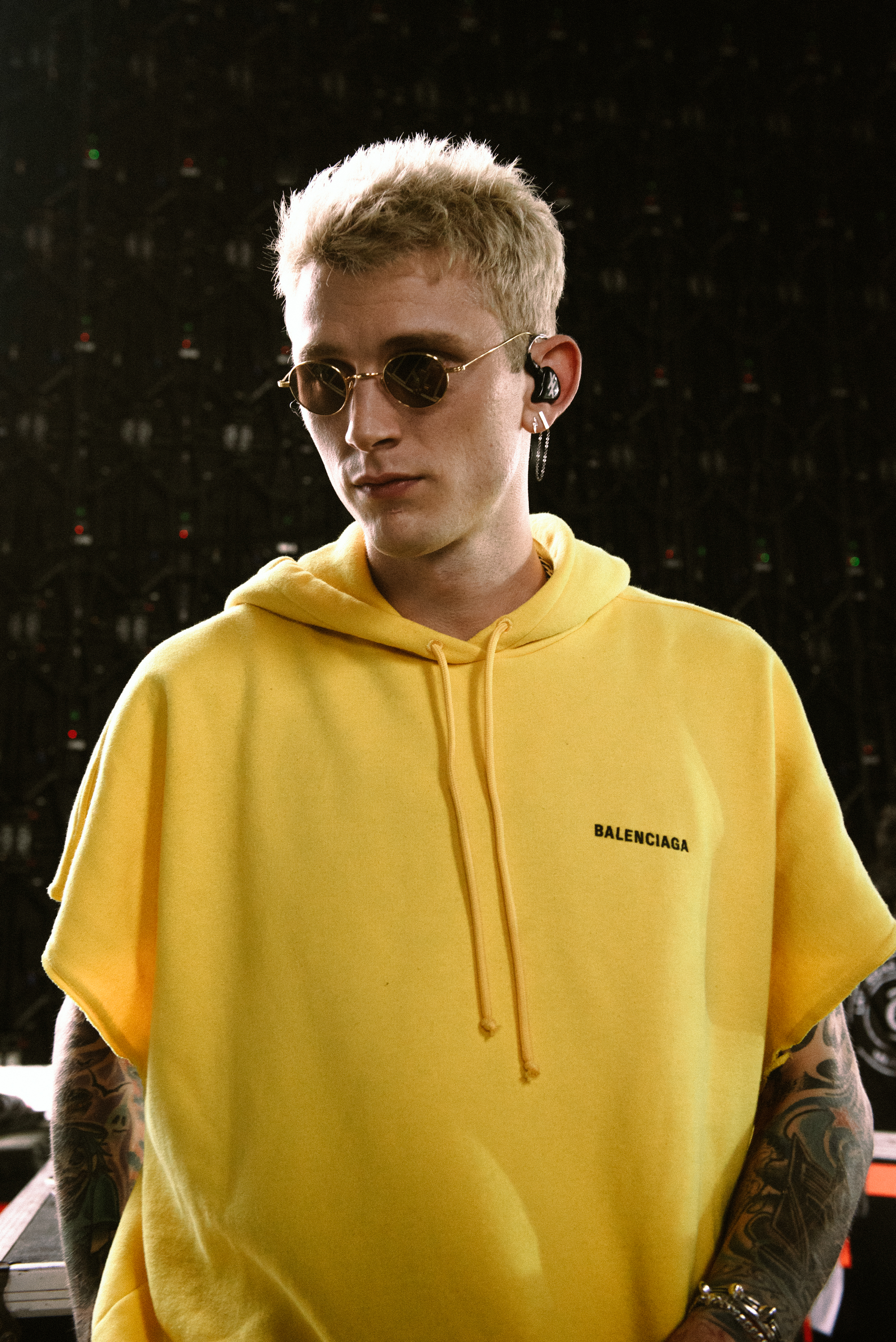 AaronRicketts-@aaronricketts_-MGK-1.jpg
