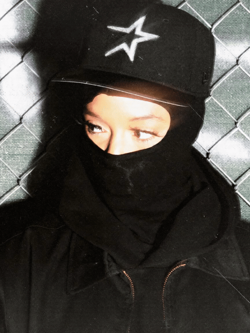 AR_HatClub_NewEra_Reflective_AI_Motion_16-ezgif.com-video-to-gif-converter.gif