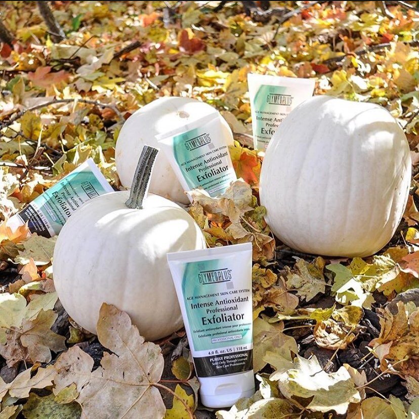 Peels, pumpkins and peptides. 🍂🎃✨ We&rsquo;re absolutely obsessing over our @glymedplus skincare.