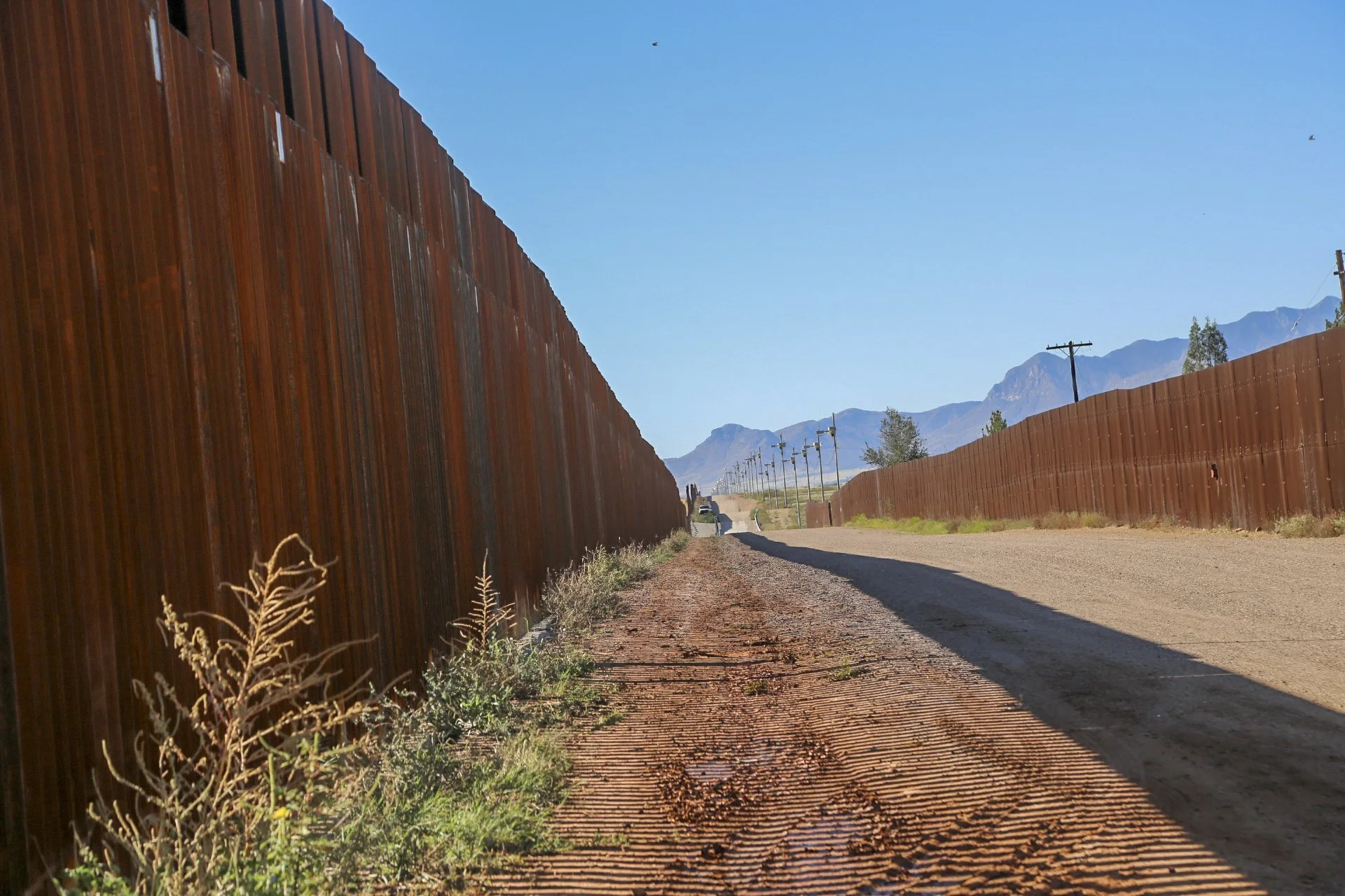 Navy, Marine Program Cuts Pay Biggest Share of New $4B Pentagon Border Barrier Funding