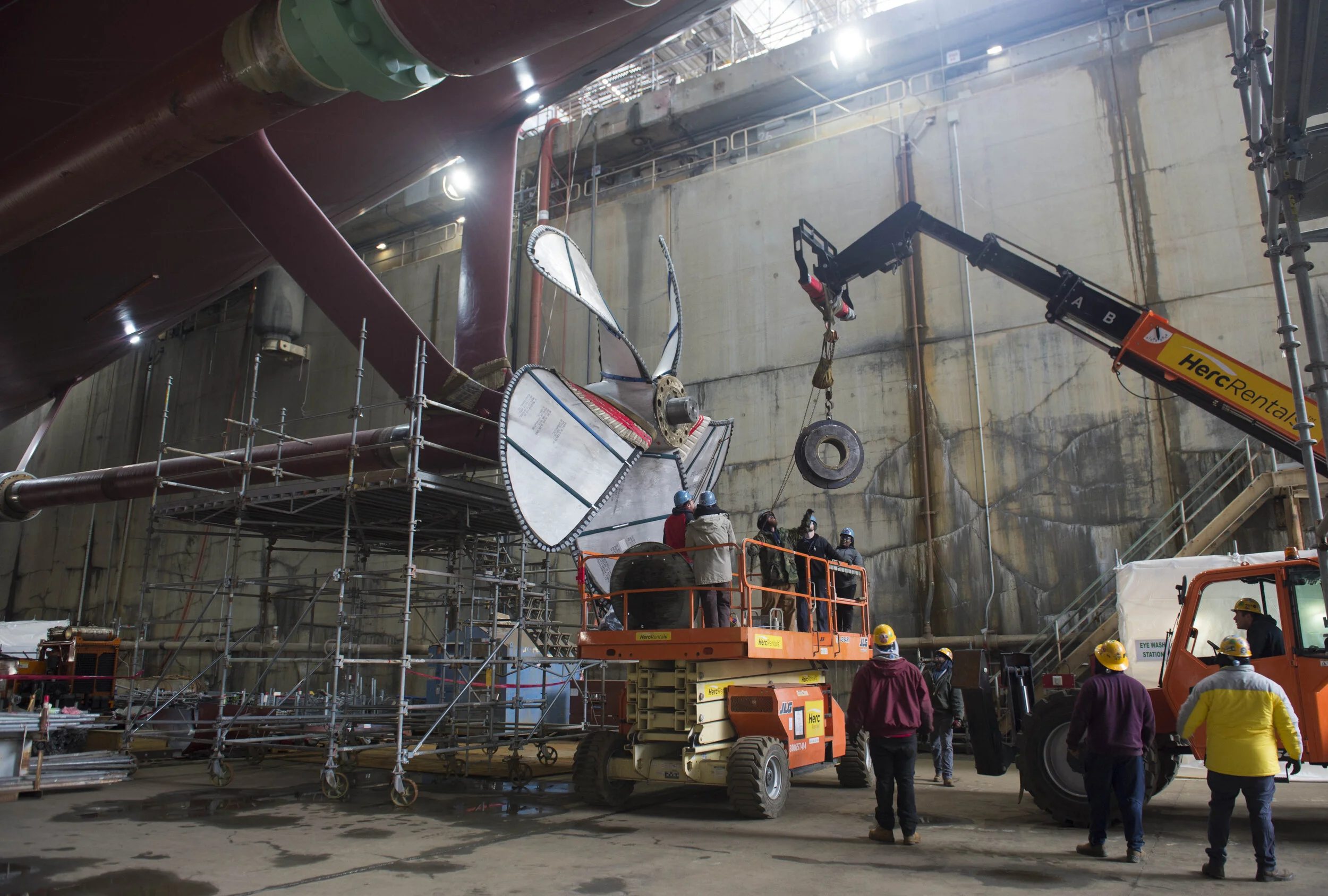 Navy Calling Up 1,600 Reservists to Fill in For Shipyard Workers Out for COVID-19