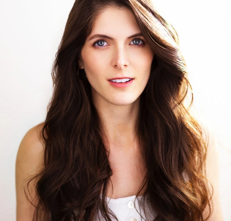 Erinn Headshot 5.jpg