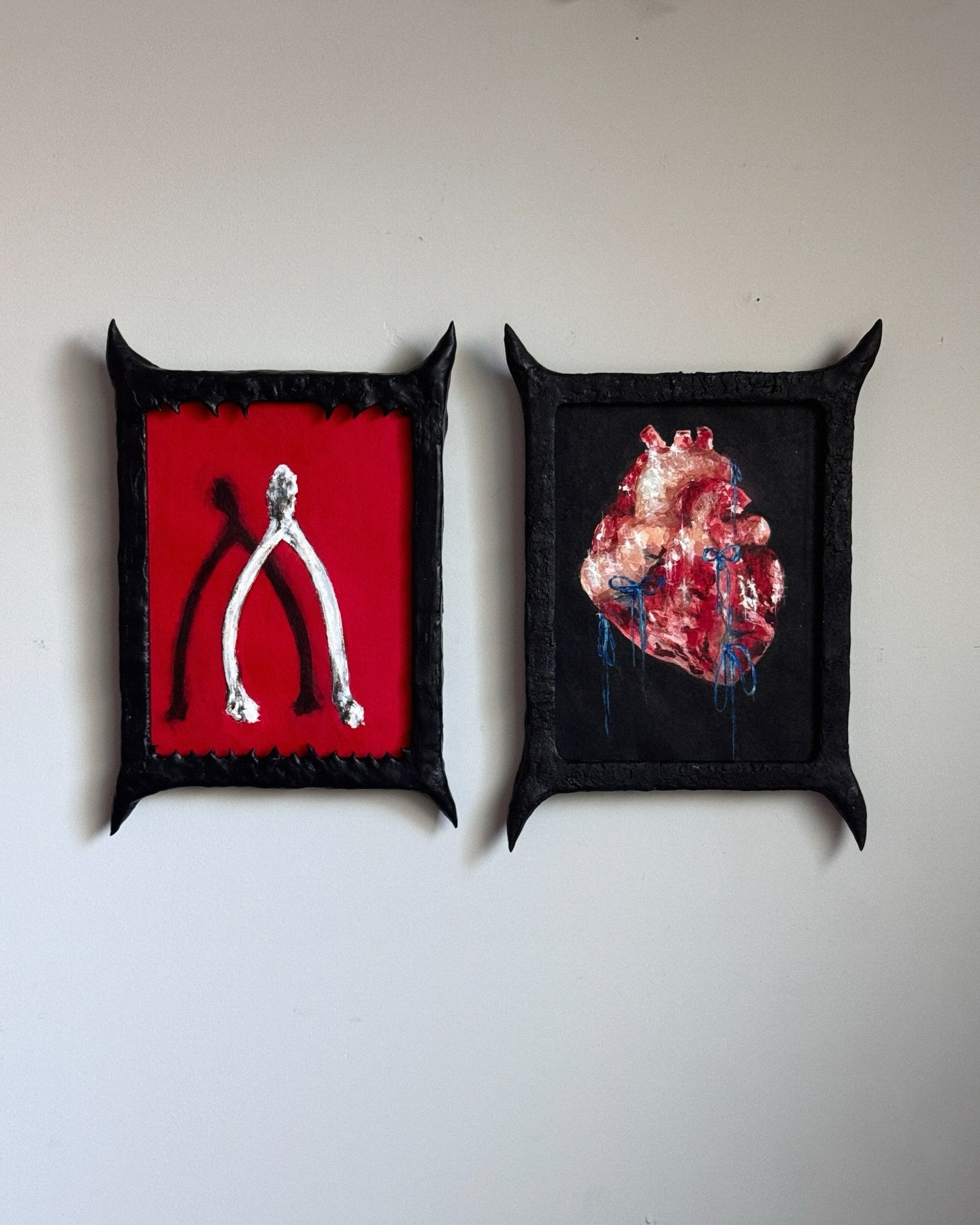 Some more small parts of 𝘞𝘦𝘢𝘵𝘩𝘦𝘳𝘪𝘯𝘨, my most recent project, a body of work visualizing what remains through repeated exposure&mdash;to time, memory, beliefs. 
Domestic objects, motifs, and symbols as markers of existence and endurance; cor