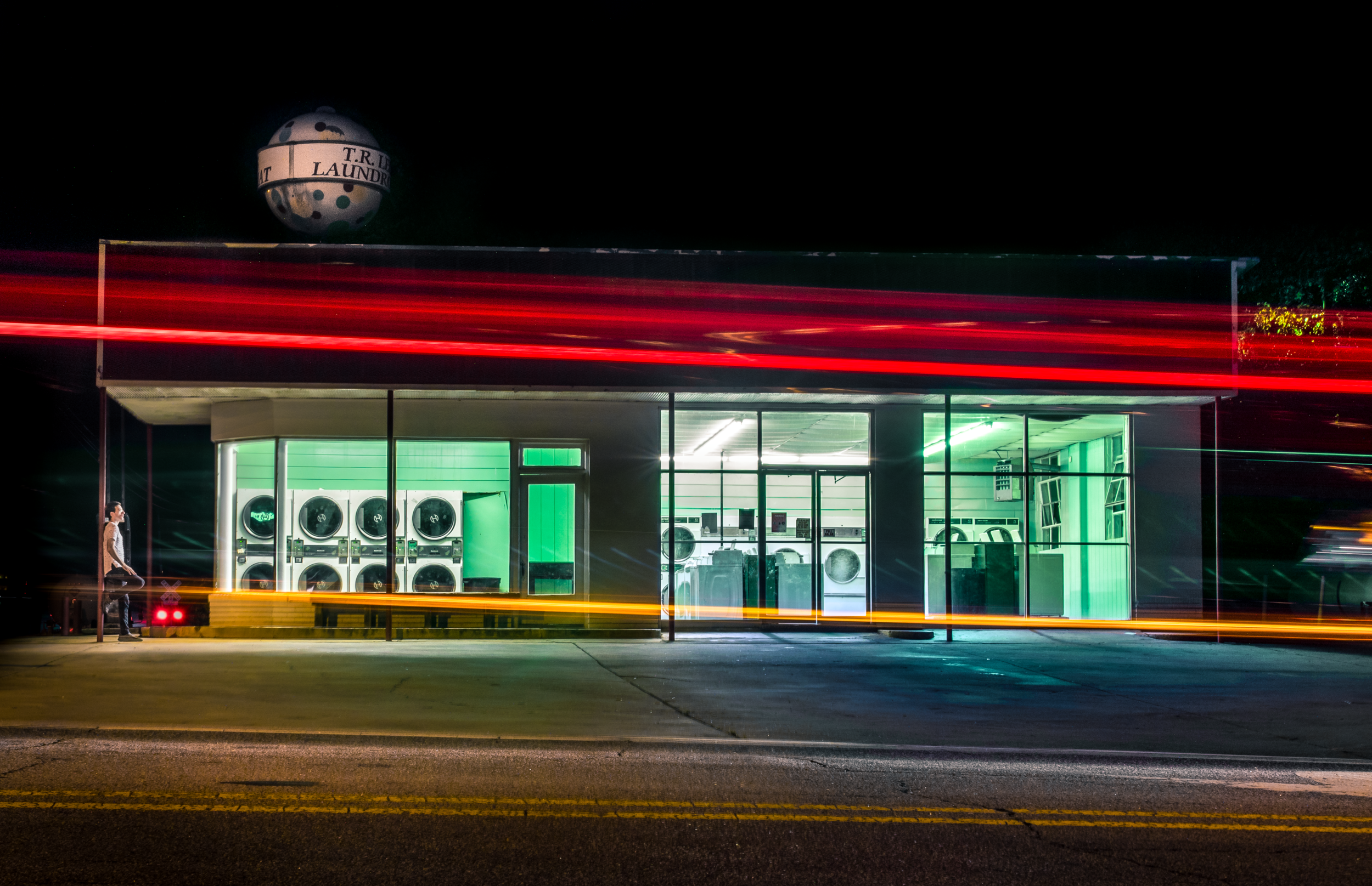 TR lee Laundromat self portrait.PNG