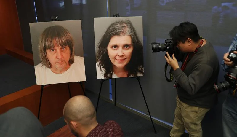 La pareja que secuestró y torturó a sus 13 hijos en EE.UU no podrá contactarlos .jpg