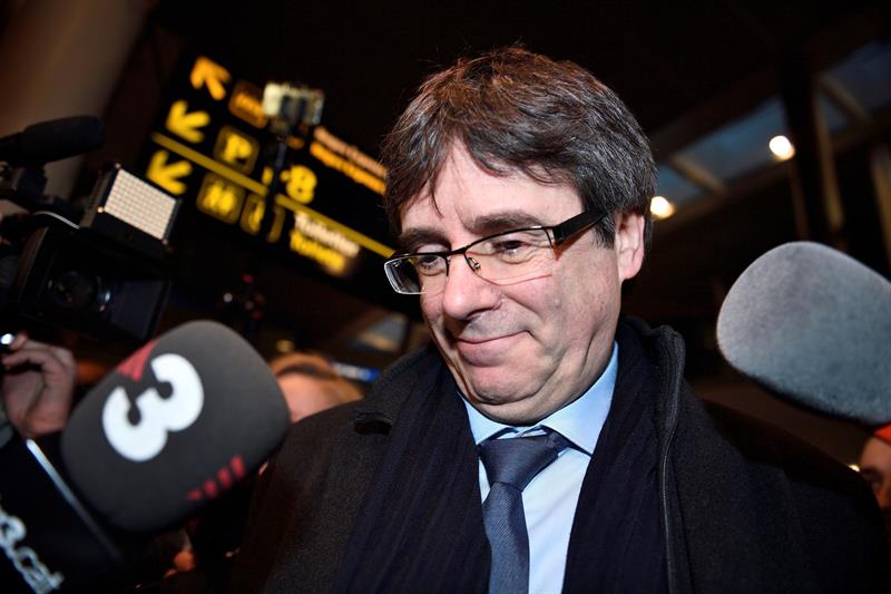 El Constitucional español impide a Puigdemont una investidura a distancia .jpg