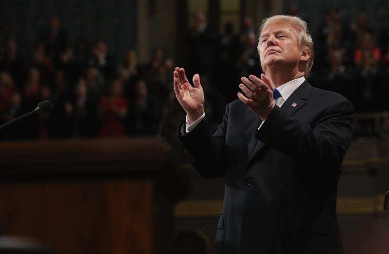 La Casa Blanca dice que Trump bromeaba cuando acusó de traición a los demócratas .jpg